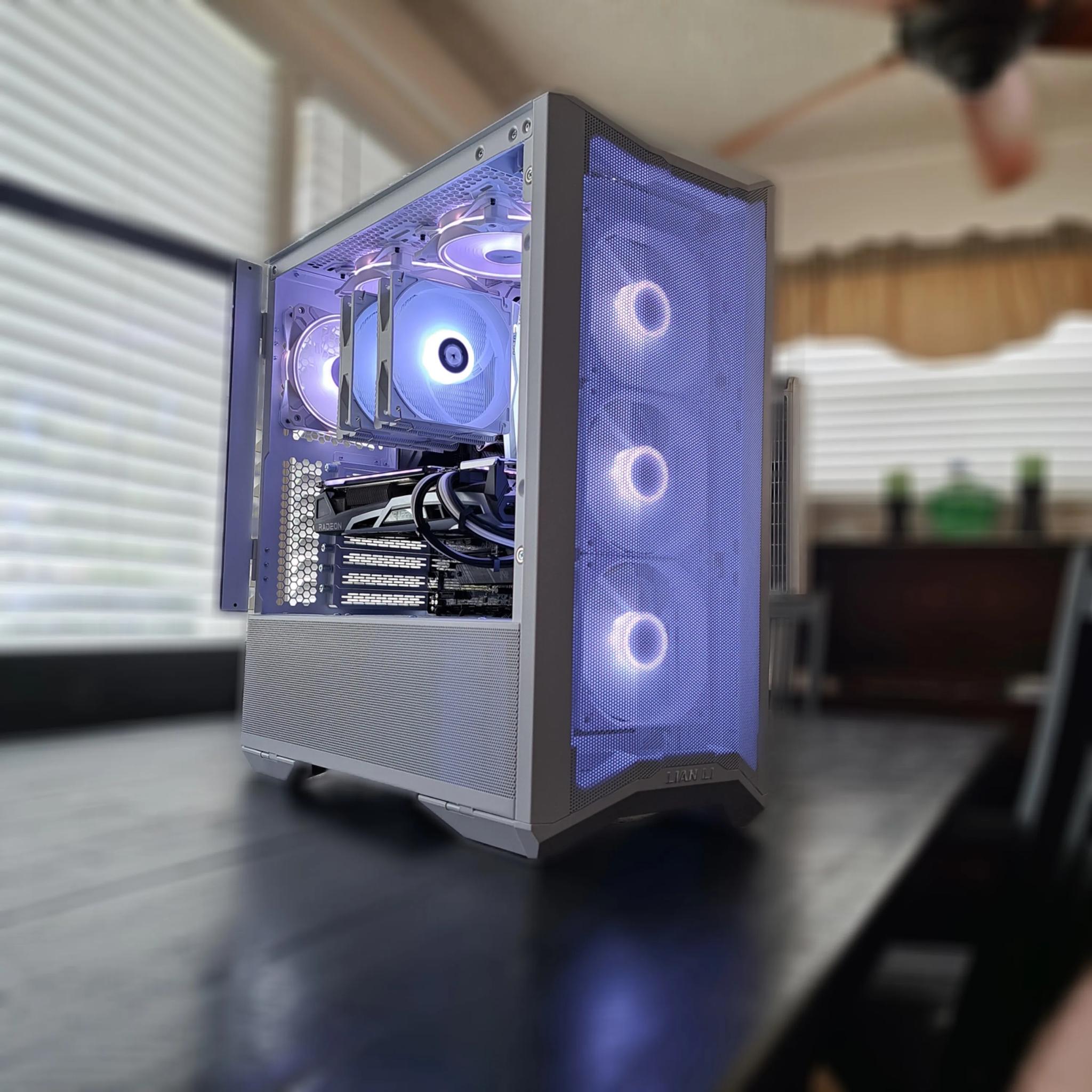 |🍪The Oreo🍪| Mid-High End Gaming PC