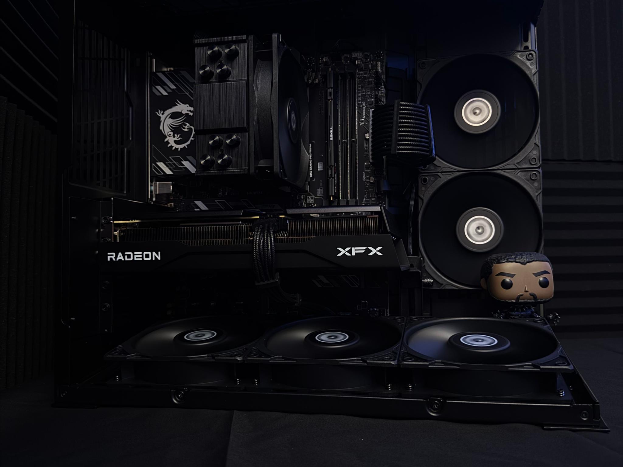 |The Black Panther Gaming PC|RX 9060 XT 16 GB|16 GB DDR5 6000|Ryzen 5 7600X3D|512 GB NVMe|ALL BLACK|