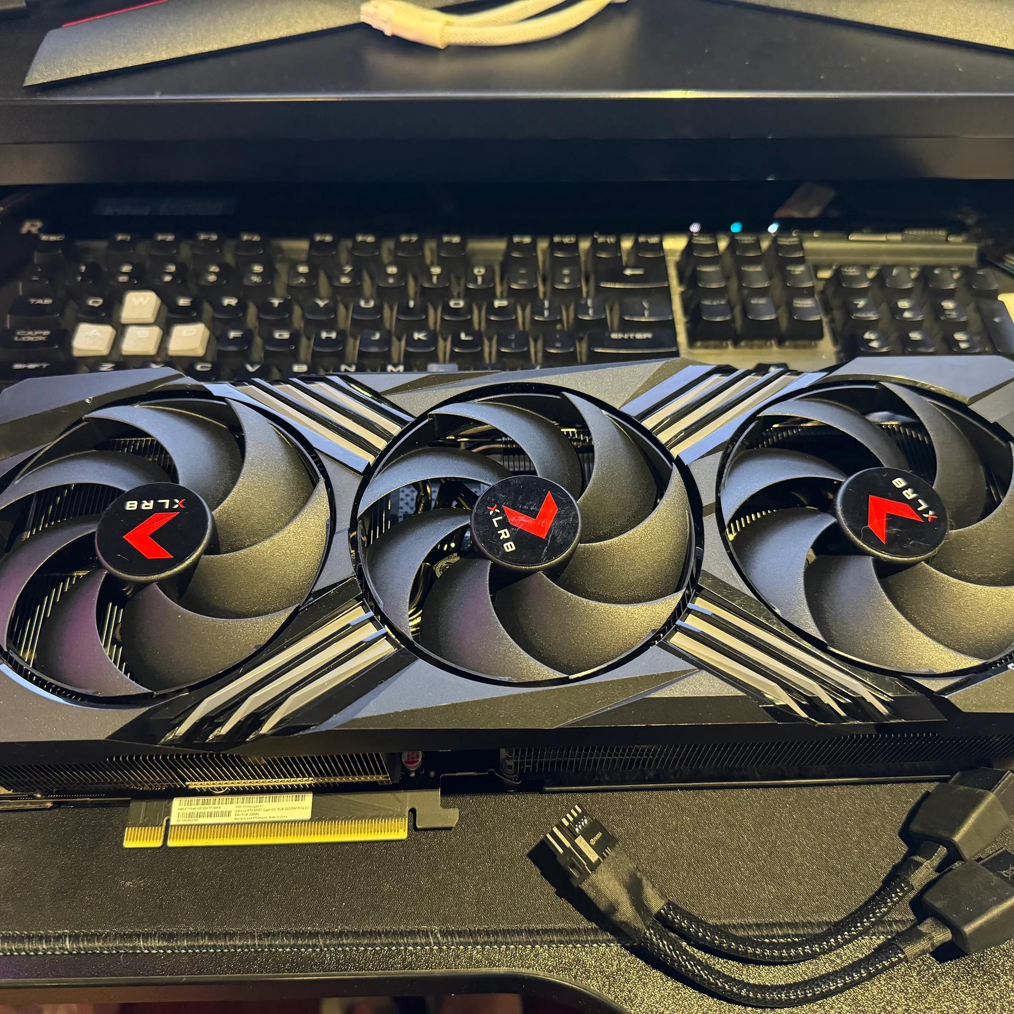 PNY GeForce RTX™ 4070 Ti Super 16GB XLR8 Gaming VERTO™ Epic-X RGB™ OC Triple Fan RGB
