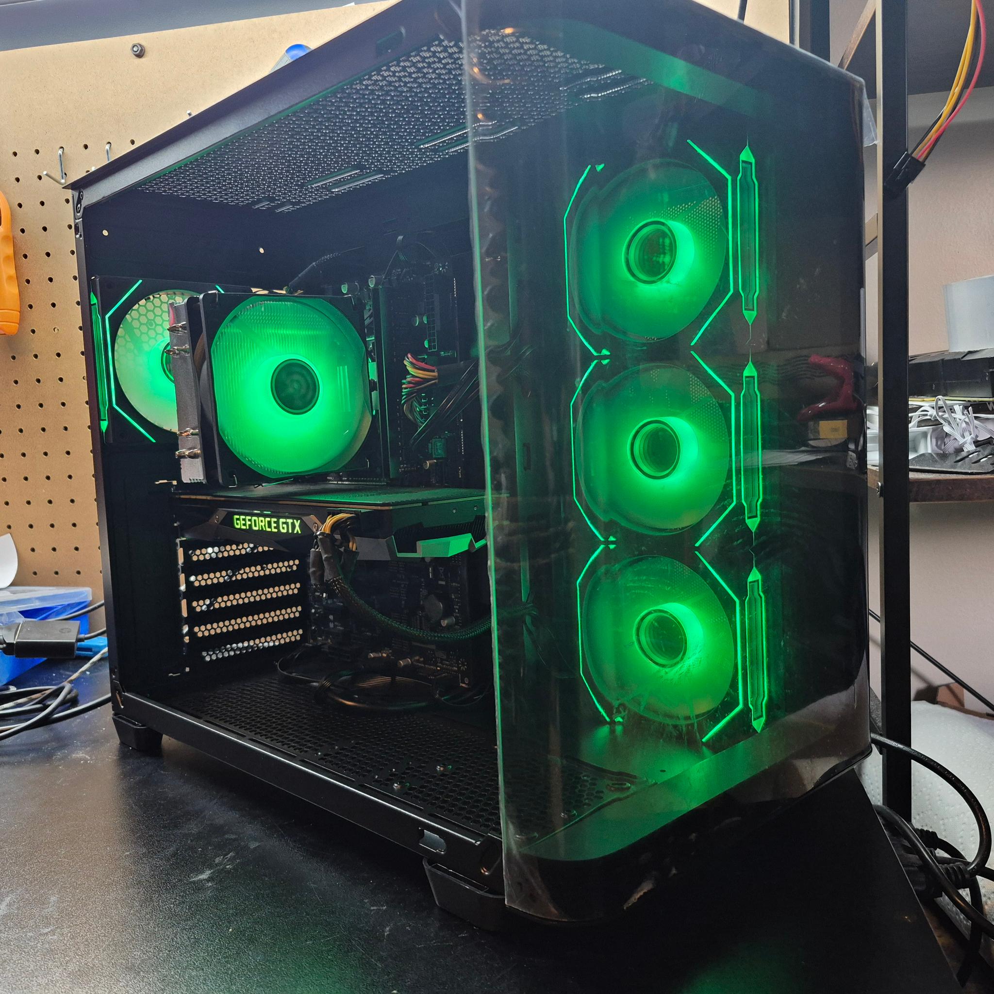Curved Glass! i7-8700, GTX 1080 Ti, 32GB DDR4, 500GB SSD, Win11, WiFi