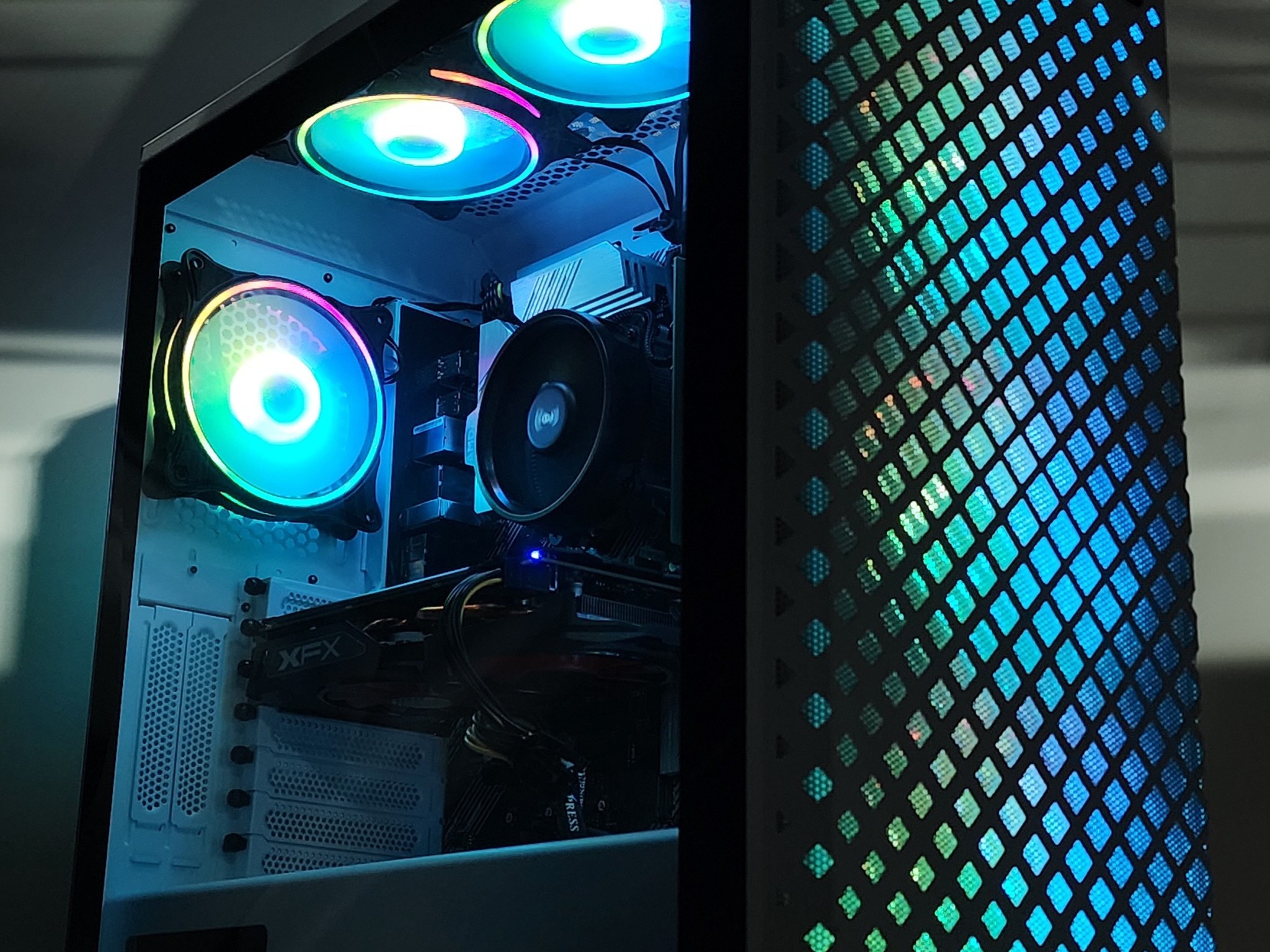 Gaming PC Ryzen 3 4100 8GB RAM 256GB SSD+1TB HDD RX 570 8GB Windows 11 Computer