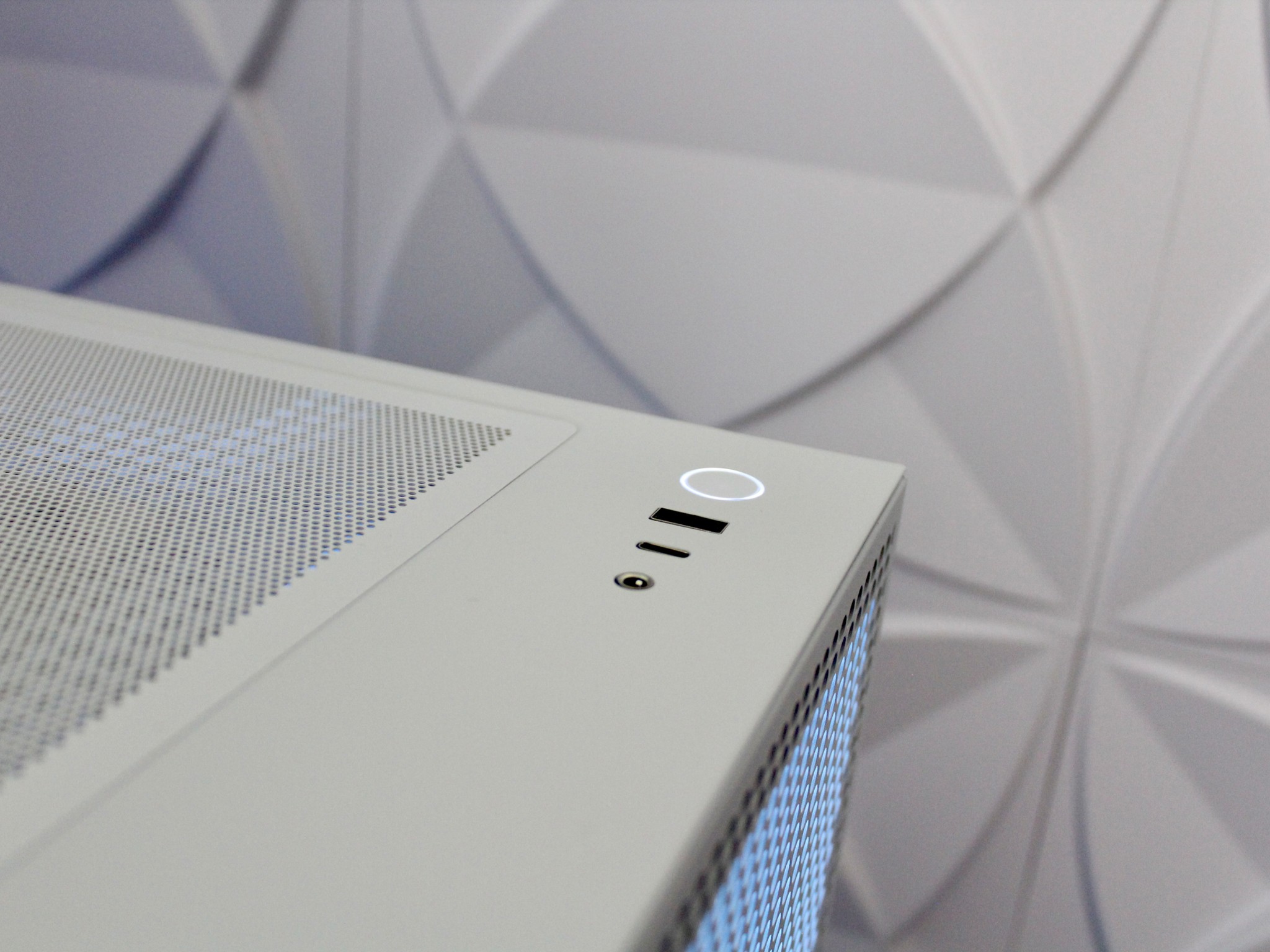 ⚪️ Domino ⚫️ Ryzen 5 5600 | RTX 3060 Ti | 32GB DDR4 | 1TB M.2 | W11 + WiFi