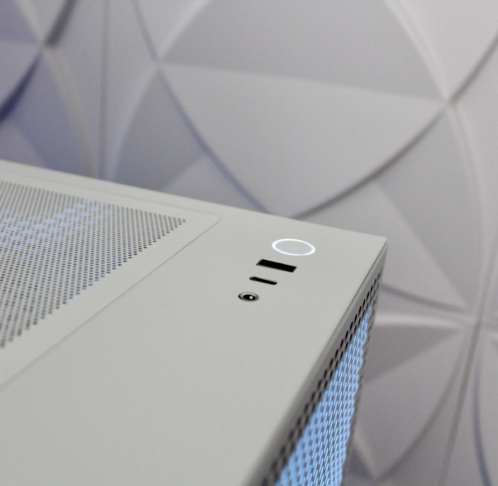 ⚪️ Domino ⚫️ Ryzen 5 5600 | RTX 3060 Ti | 32GB DDR4 | 1TB M.2 | W11 + WiFi