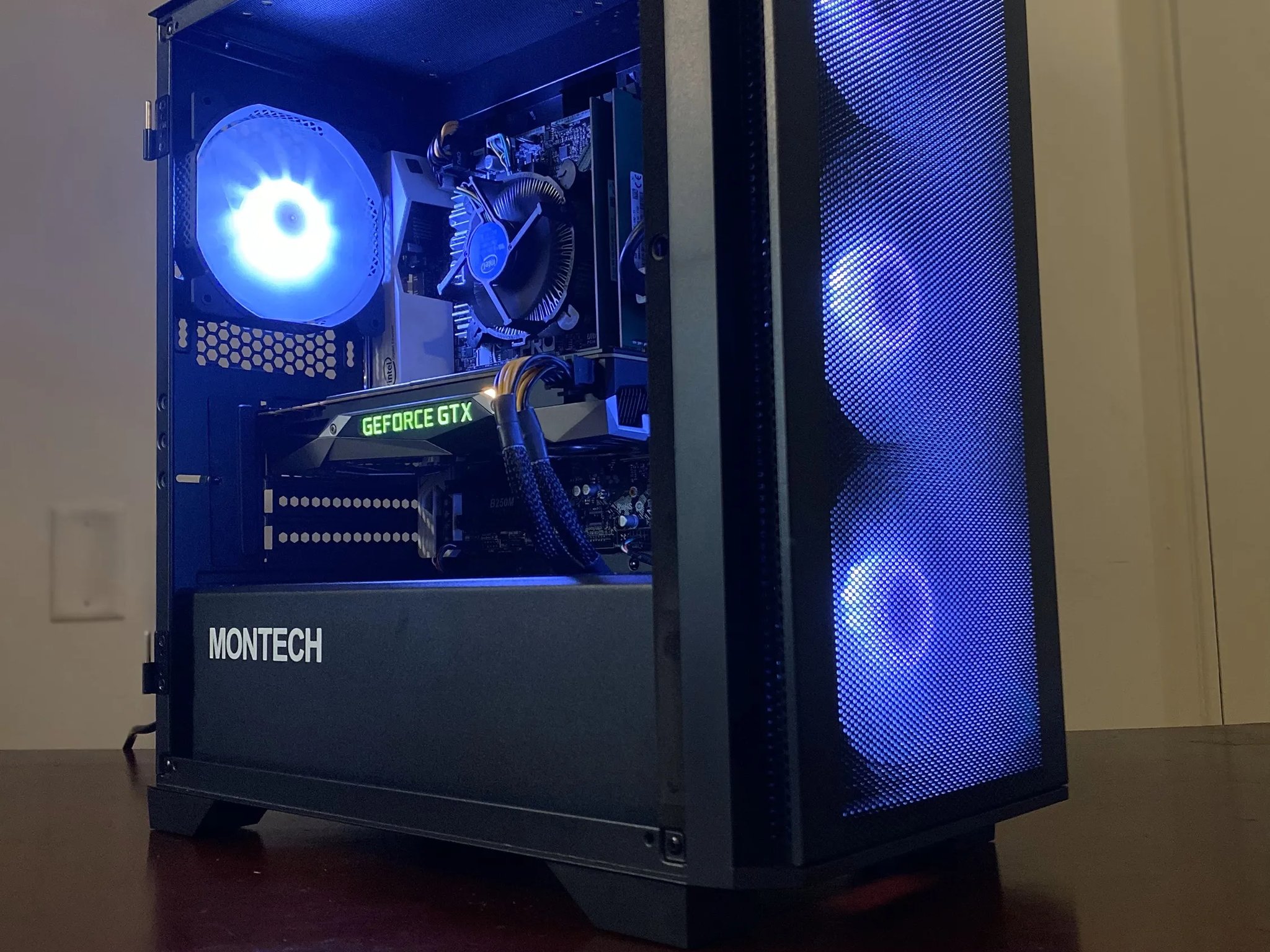 i5 7600 | GTX 1080 | 16gb Ram