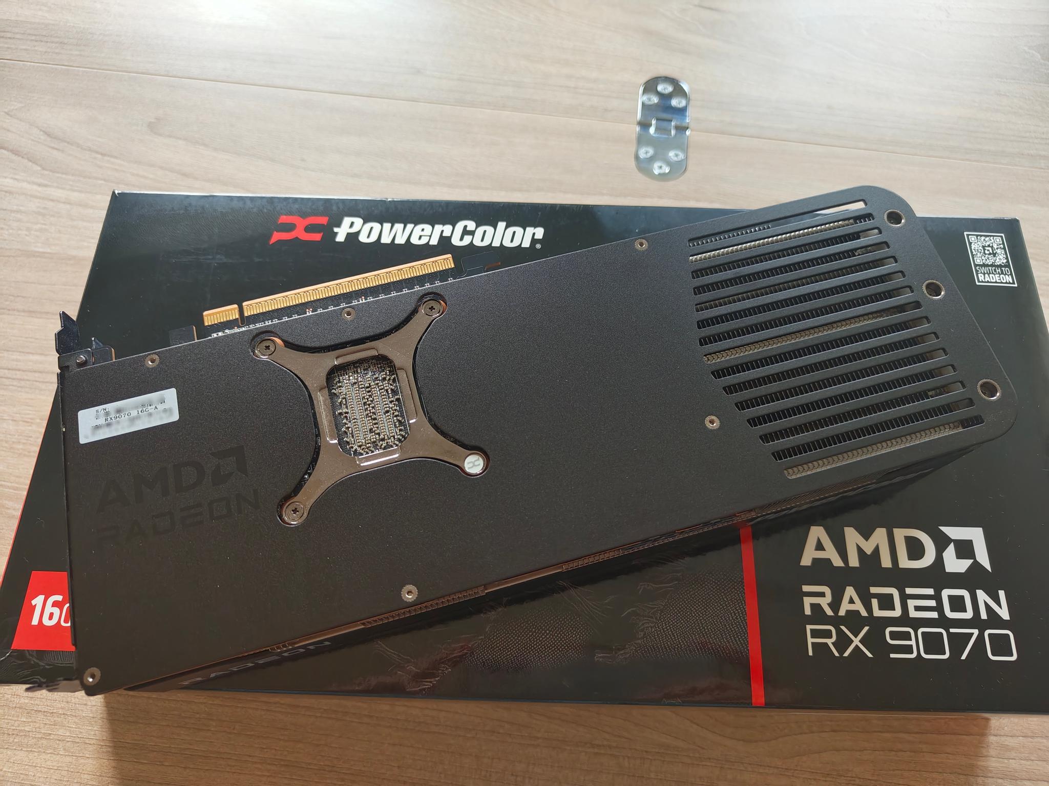 AMD Radeon RX 9070 - Image 2