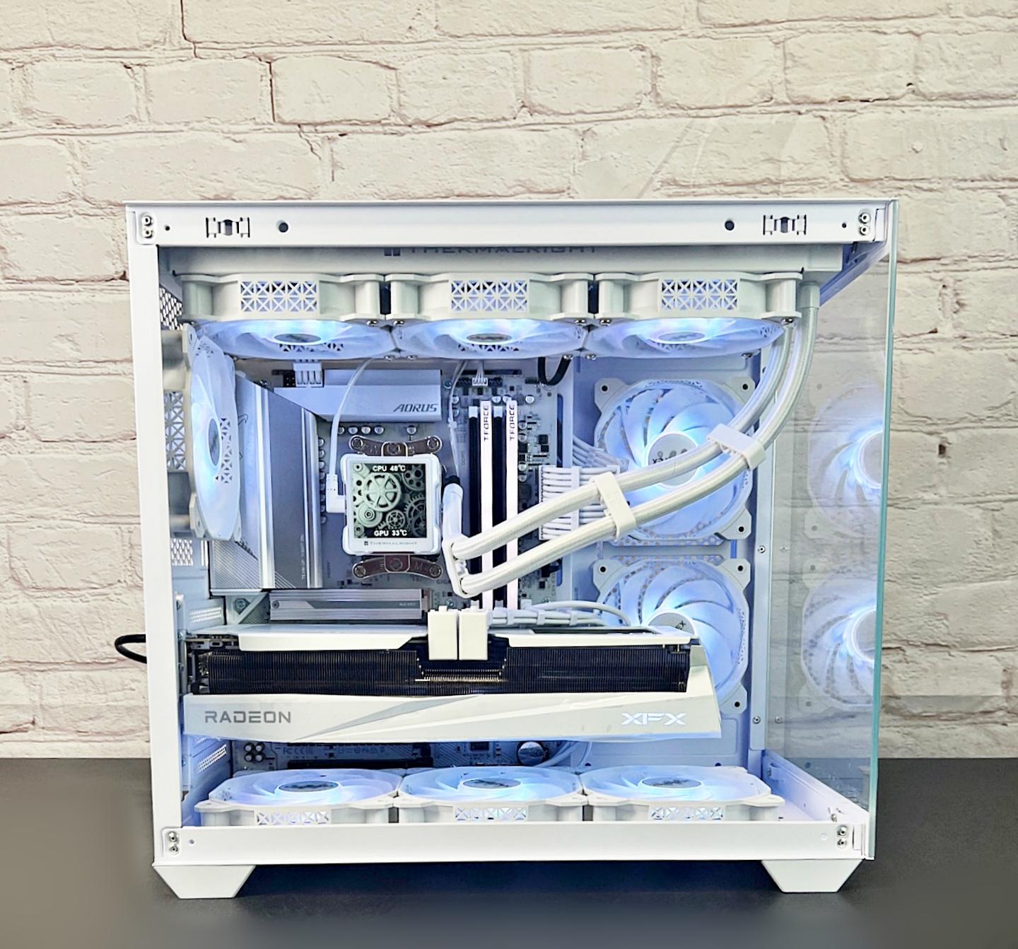 Ryzen 9800X3D RX 9070 XT 32GB DDR5 2TB M.2 WIFI 6E Win 11 Pro