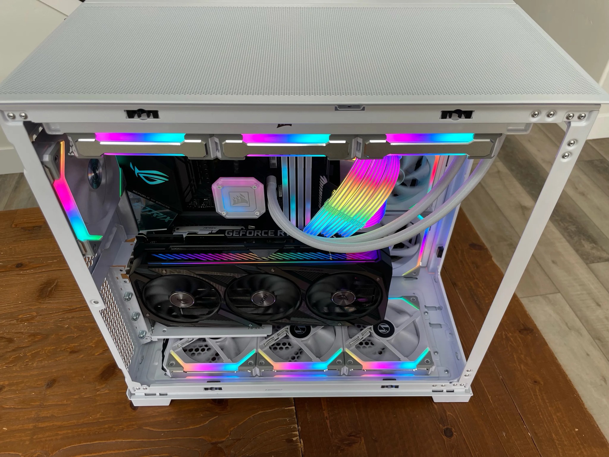 White Beast: RTX 3090 STRIX 24GB, Ryzen 9 5900X, 32GB DDR4 3600MHz Corsair Vengeance RAM, 5TB