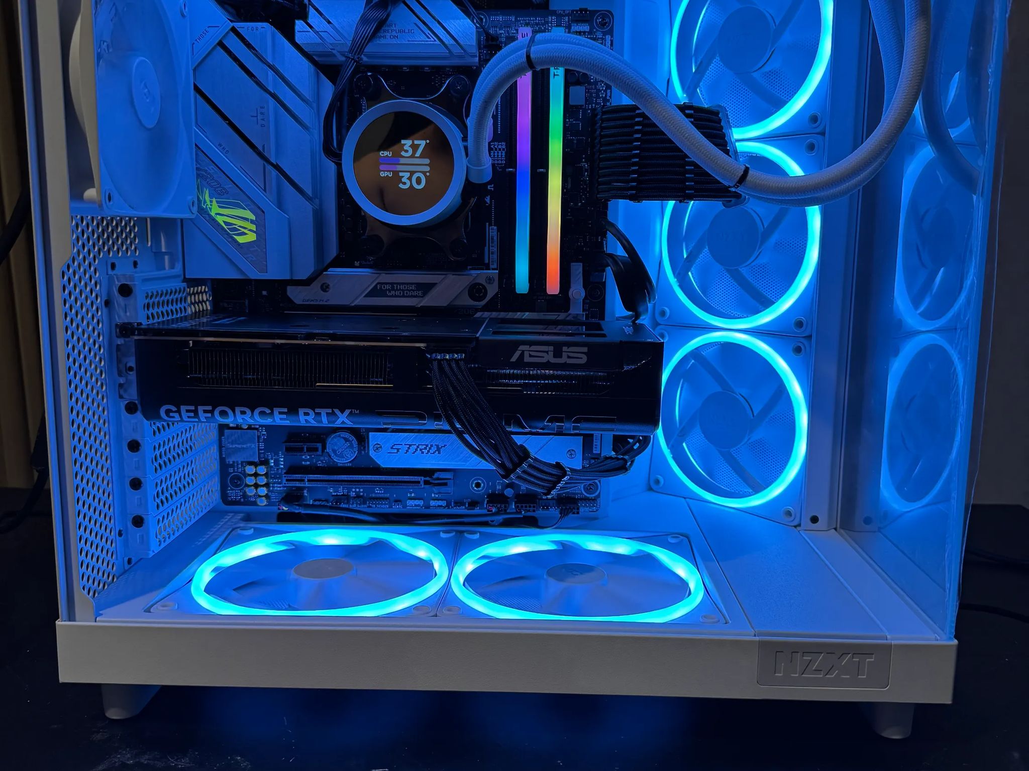 RTX 5060 + RYZEN 5 7600 + 32 GB (Ghost)