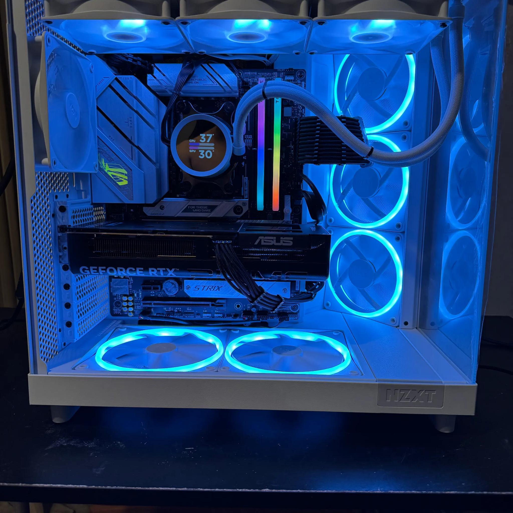 RTX 5060 + RYZEN 5 7600 + 32 GB (Ghost)