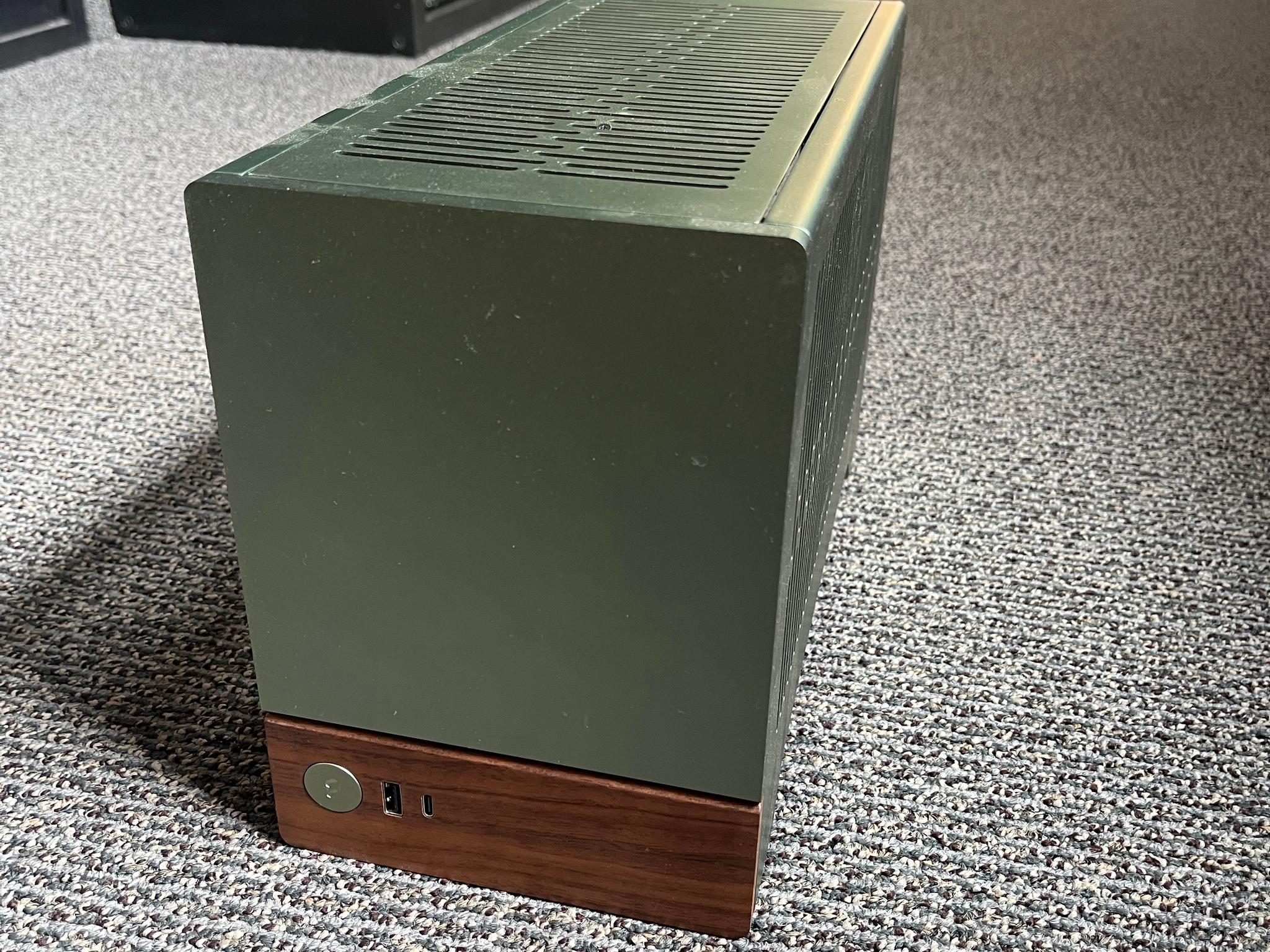 Fractal Design - Terra Jade Mini-ITX Small Form Factor PC Case with PCIe 4.0 Riser - Jade