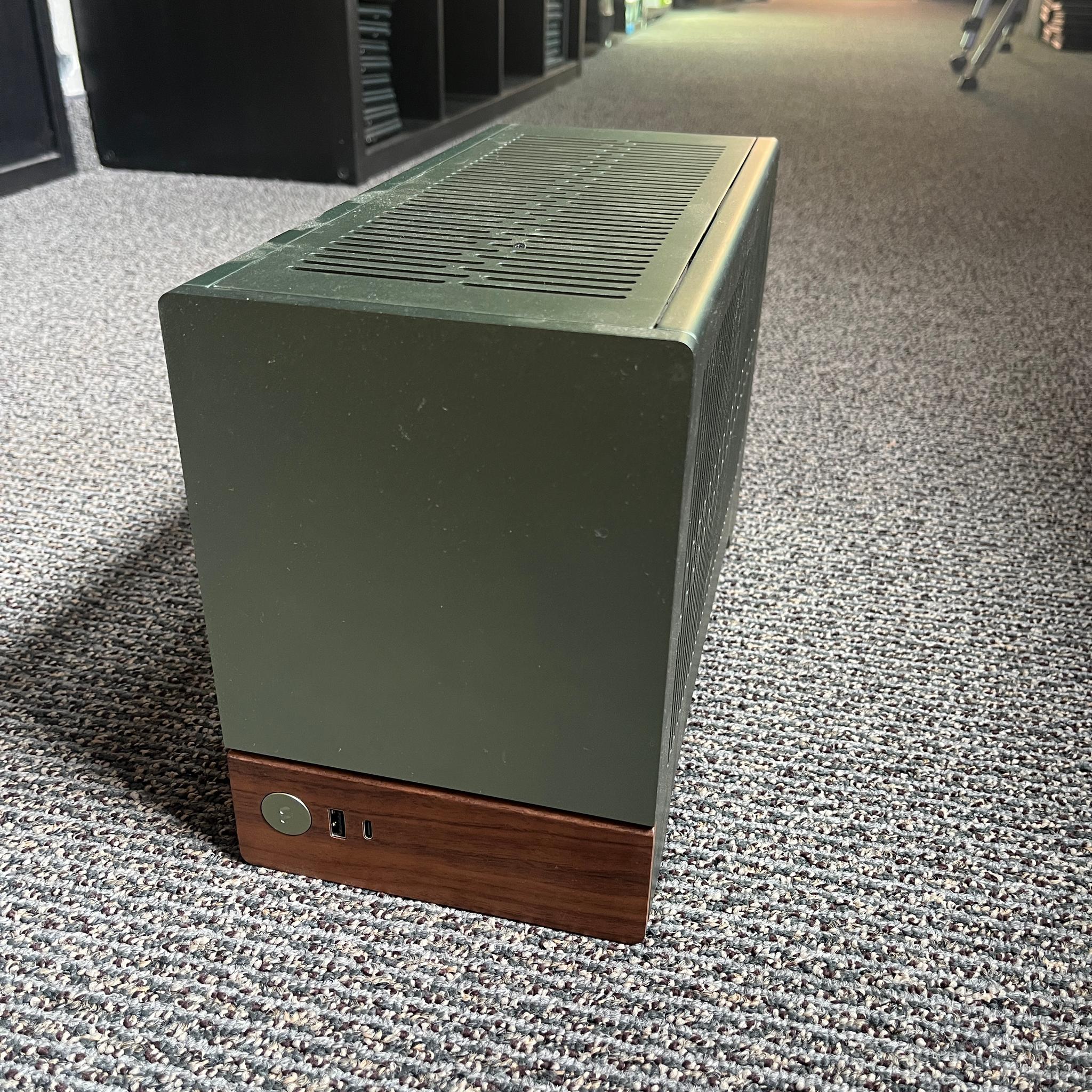 Fractal Design - Terra Jade Mini-ITX Small Form Factor PC Case with PCIe 4.0 Riser - Jade