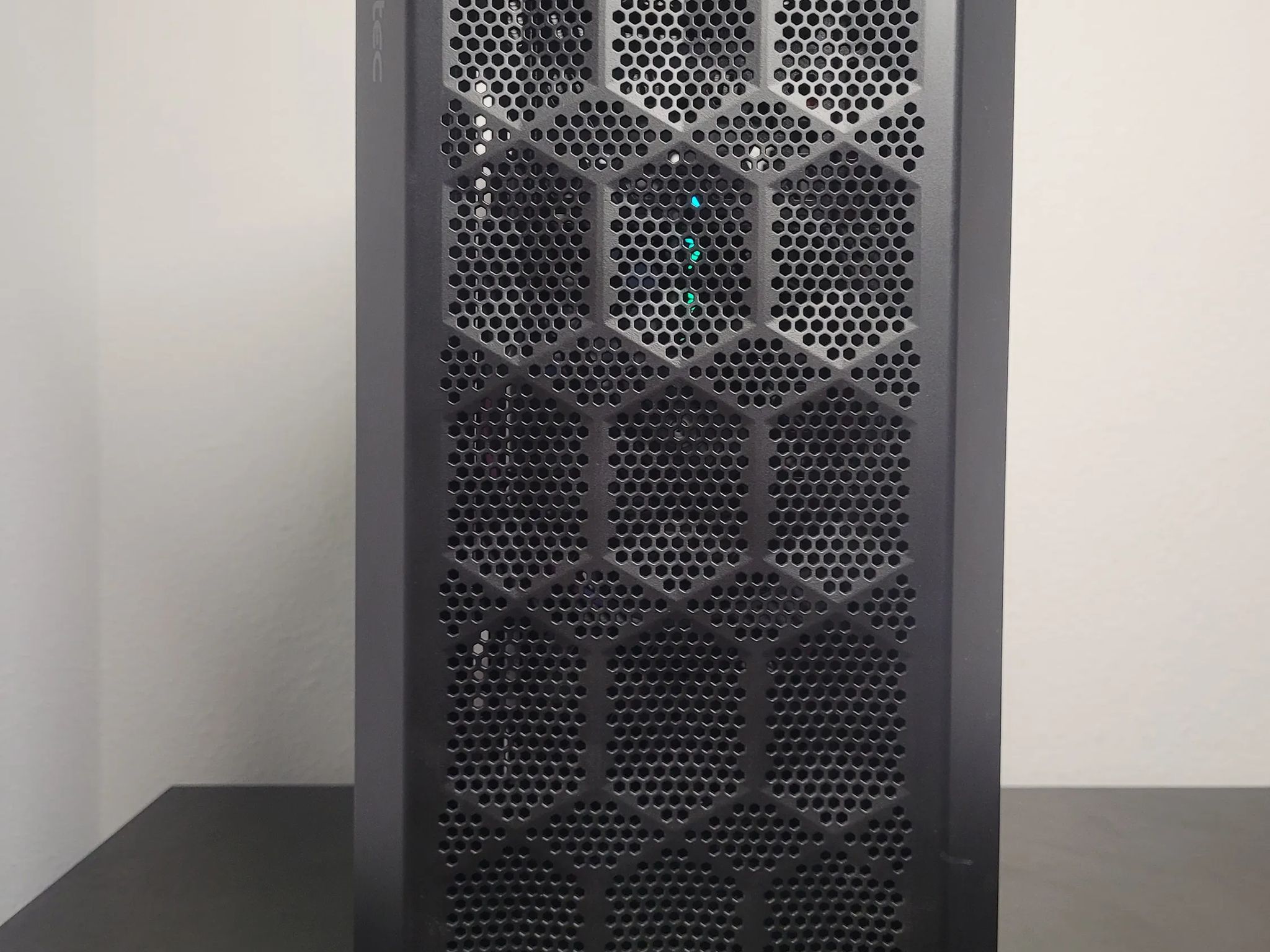 Budget Gaming PC // Xeon (12core, 24thread) // 1660 Super // 1TB SSD // 16GB DDR4