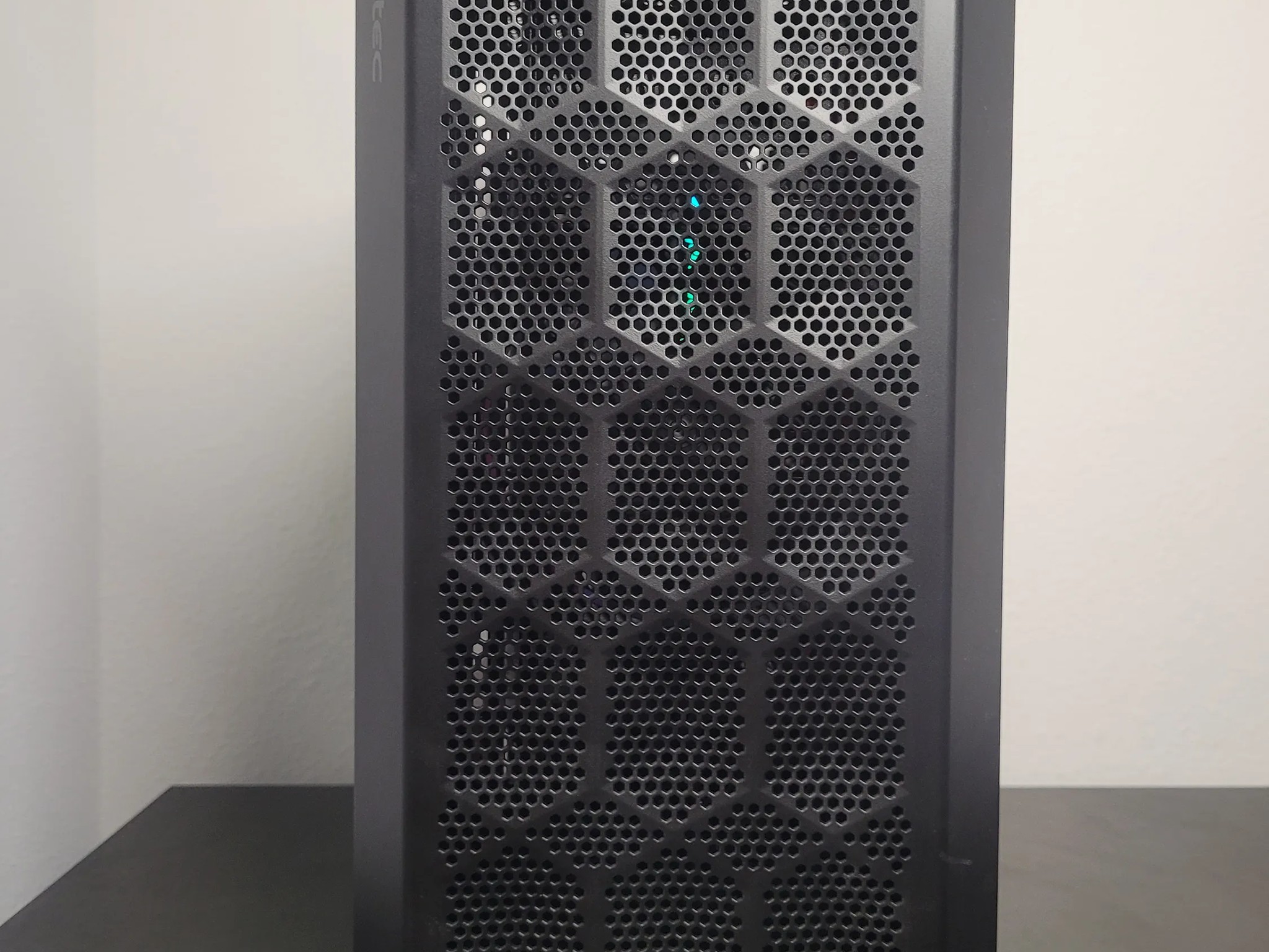 Budget Gaming PC // Xeon (12core, 24thread) // 1660 Super // 1TB SSD // 16GB DDR4