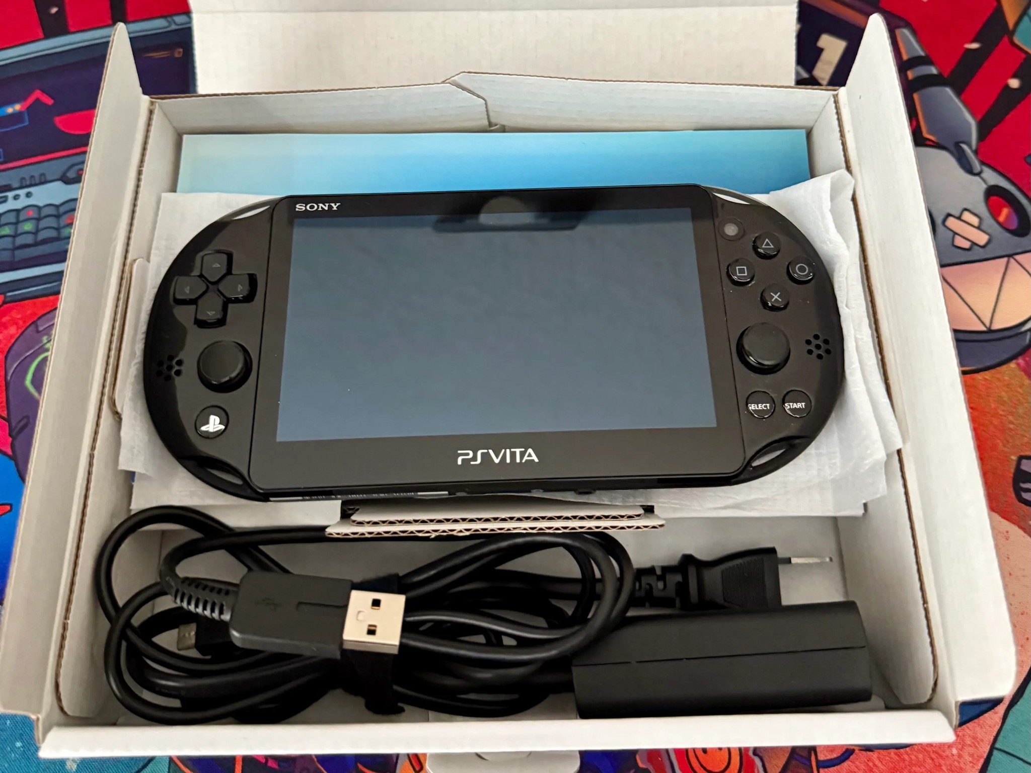 PSVita + 5 PSVita Games Console Black JP Ver.(PCH-2000ZA11)