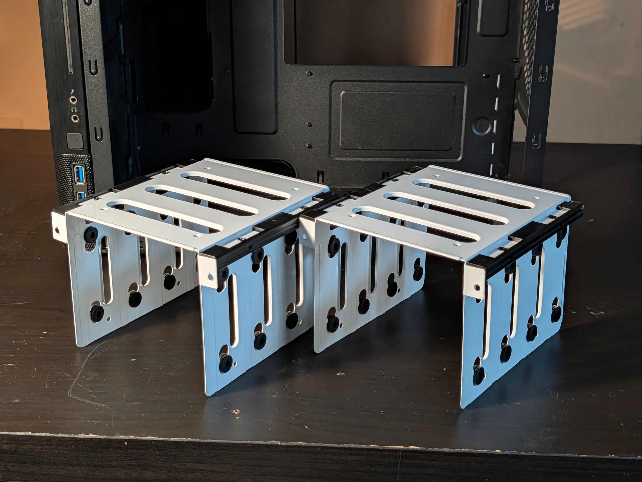 Fractal Design Node 804 Black Aluminum Micro ATX Cube Computer Case 8 Drives