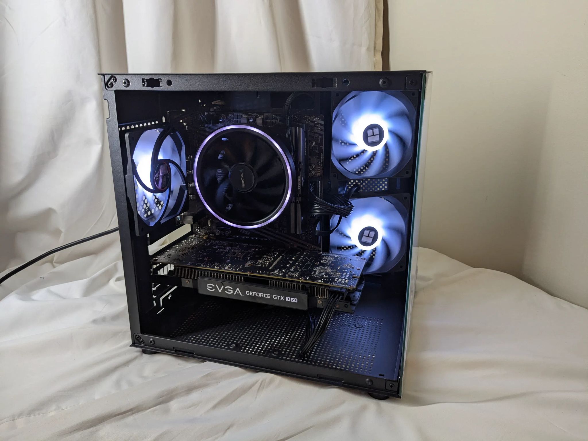 GTX 1060 | RYZEN 7 1700 | 16 GB RAM | WINDOWS 11 HOME