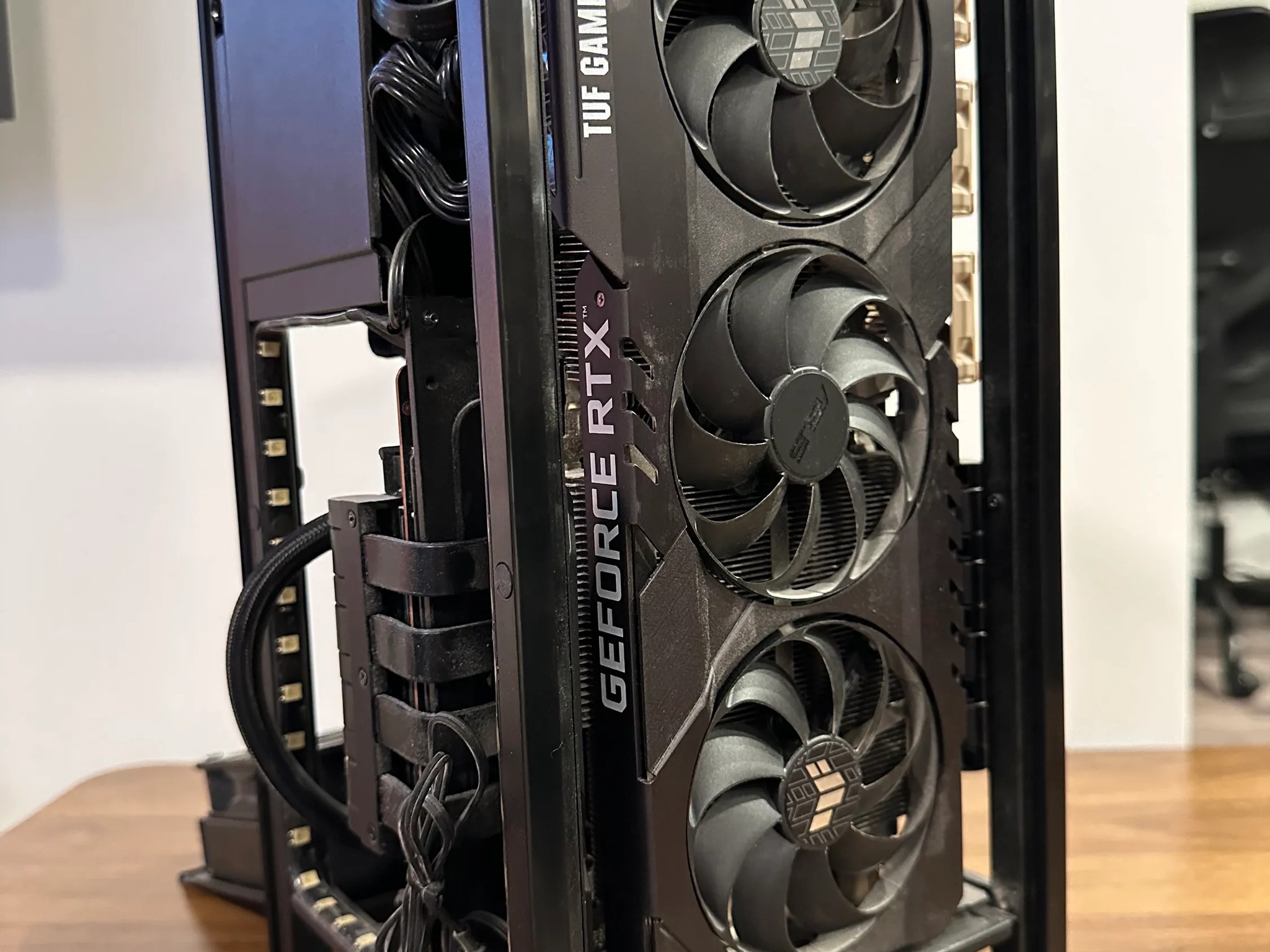 H1 ▪ i7-10700K ▪ Asus TUF 3080 OC ▪ 32GB DDR4 3000mhz ▪ 1x2TB & 1x1TB NVME SSD (3TB total)