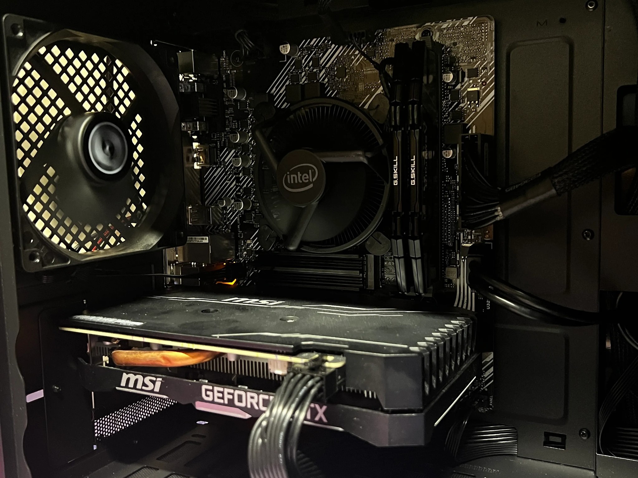 BB v6: Black Noir  || Intel i3-10100F + GTX 1660Ti