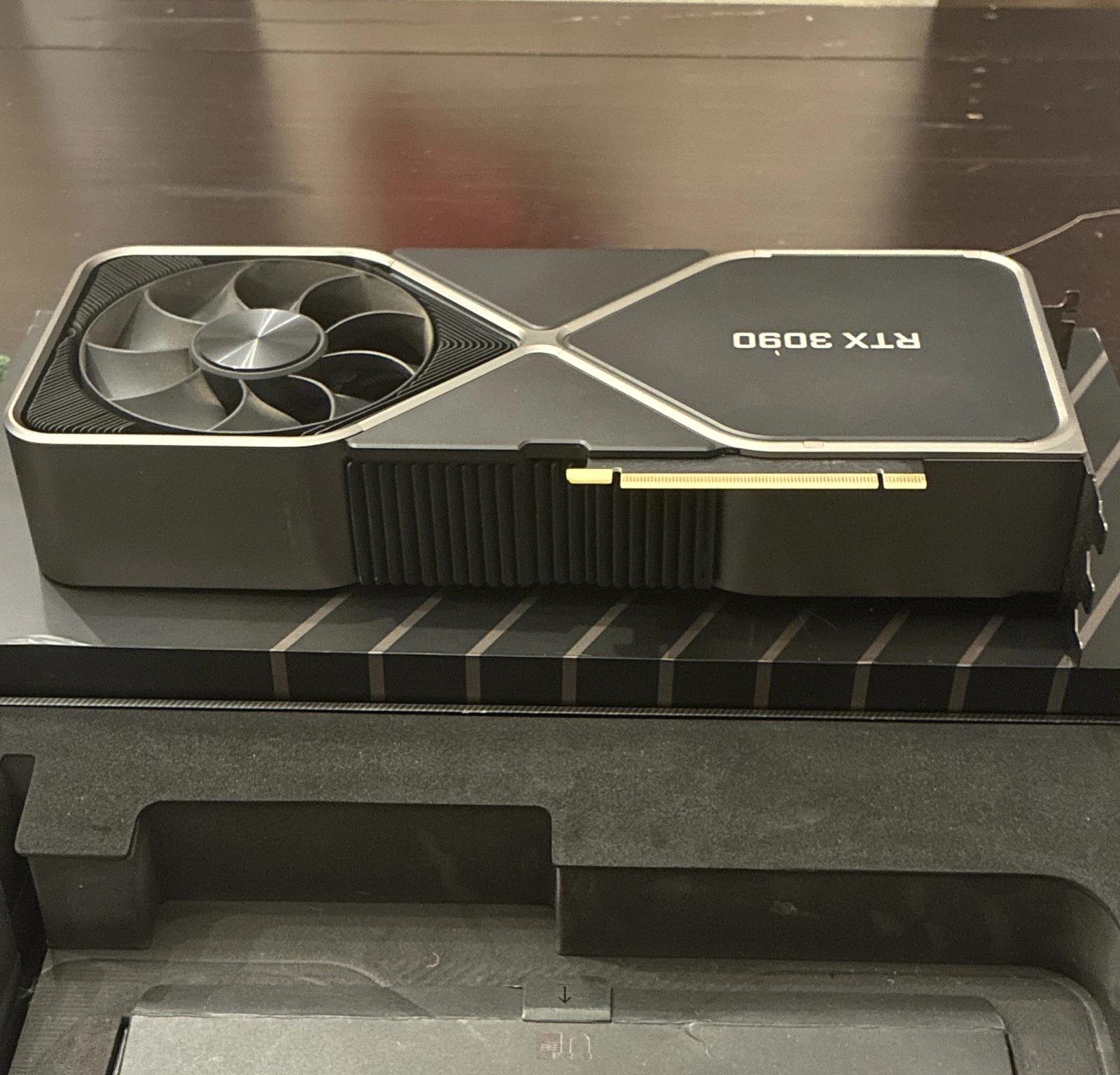 NVIDIA Founders Edition GeForce RTX 3090 - Image 5