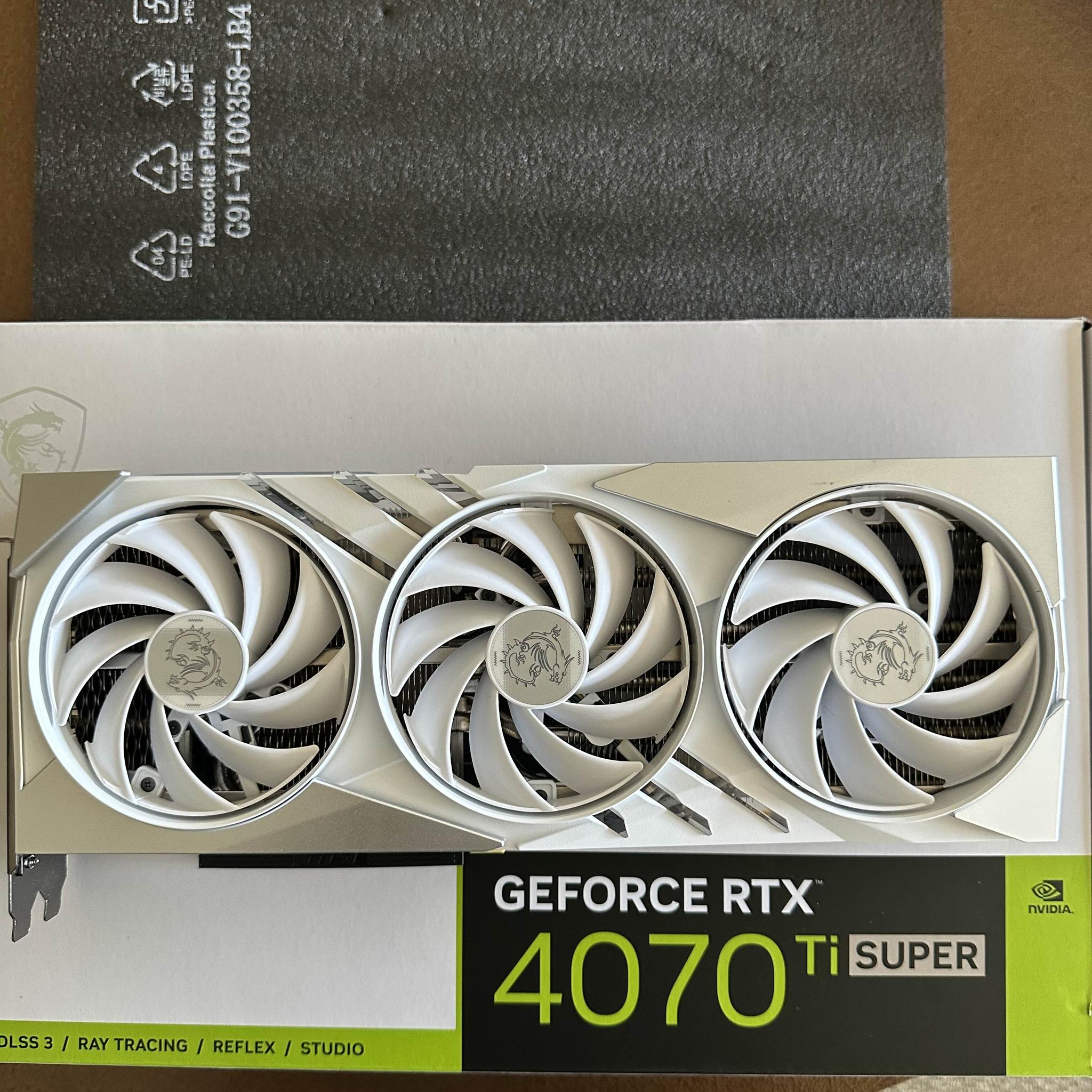 MSI RTX 4070 Ti Super Gaming X Slim White