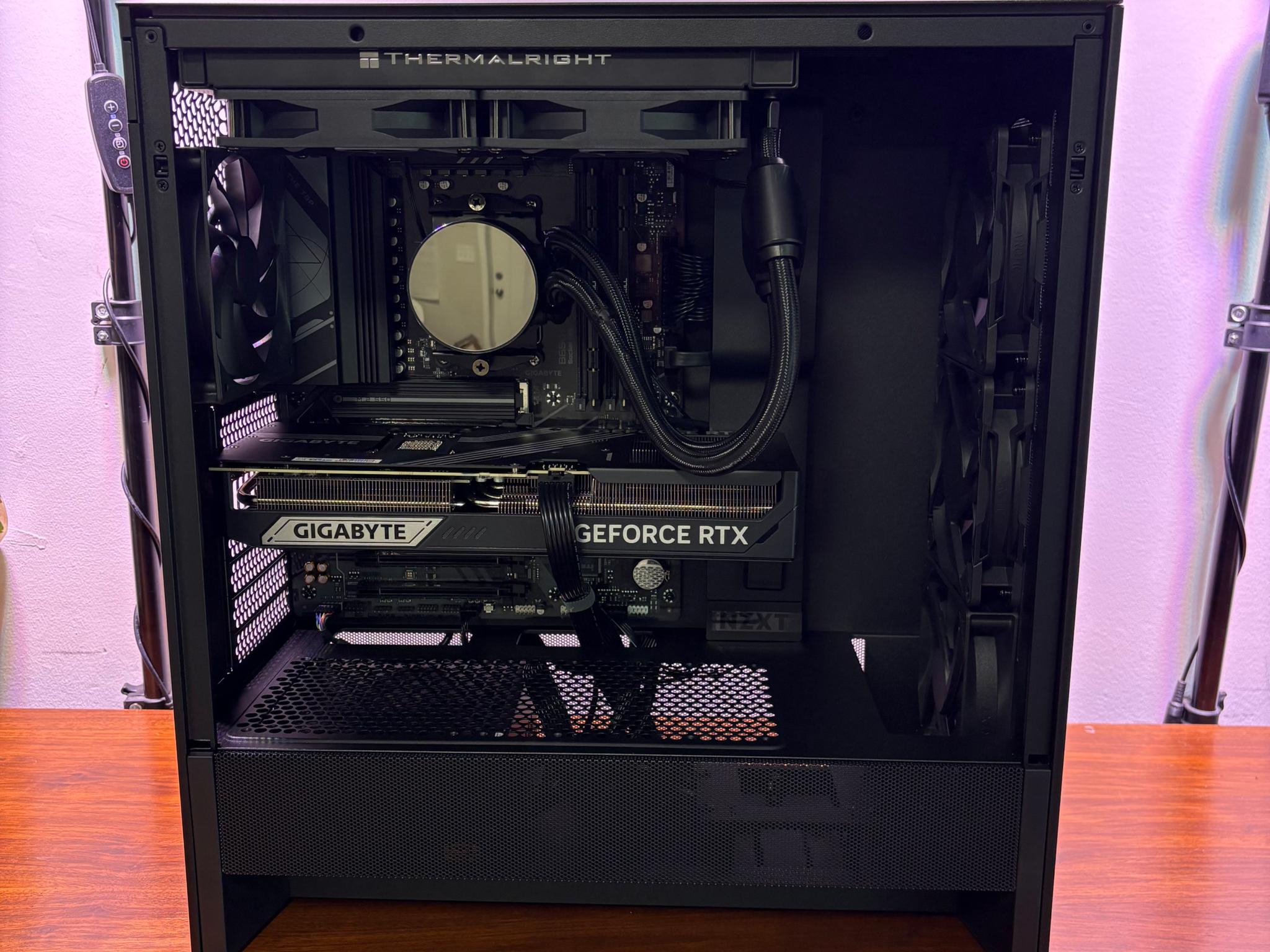 RTX 5070TI | Ryzen 7 7800X3D | 32GB DDR5 | 2 TB SSD's | 750W PSU | 240MM AIO | NZXT Case