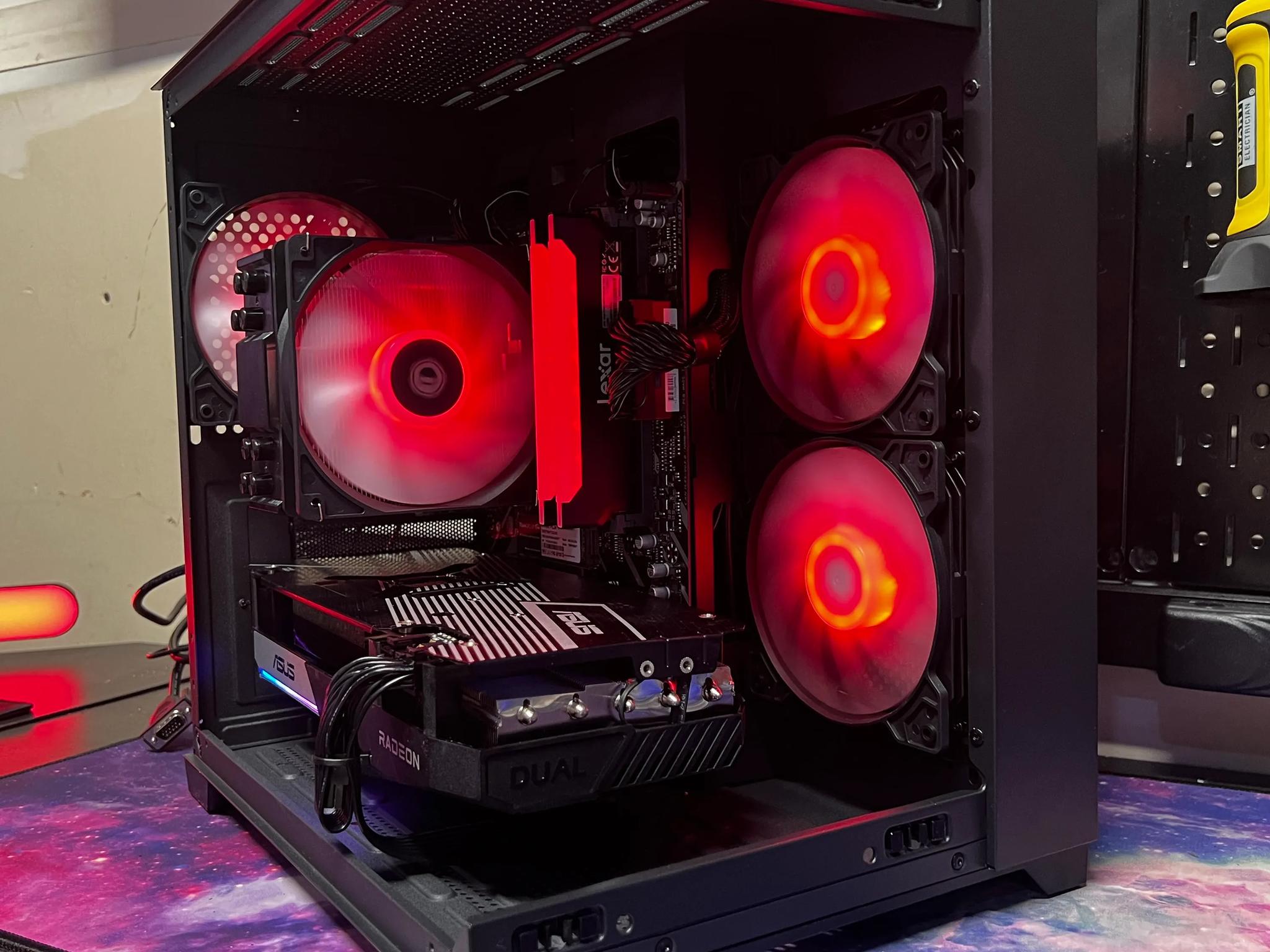 Nero || Ryzen 5 5600X + RX6700XT 12G w/ 1TB SSD M.2 NVMe & 16GB of DDR4 RAM