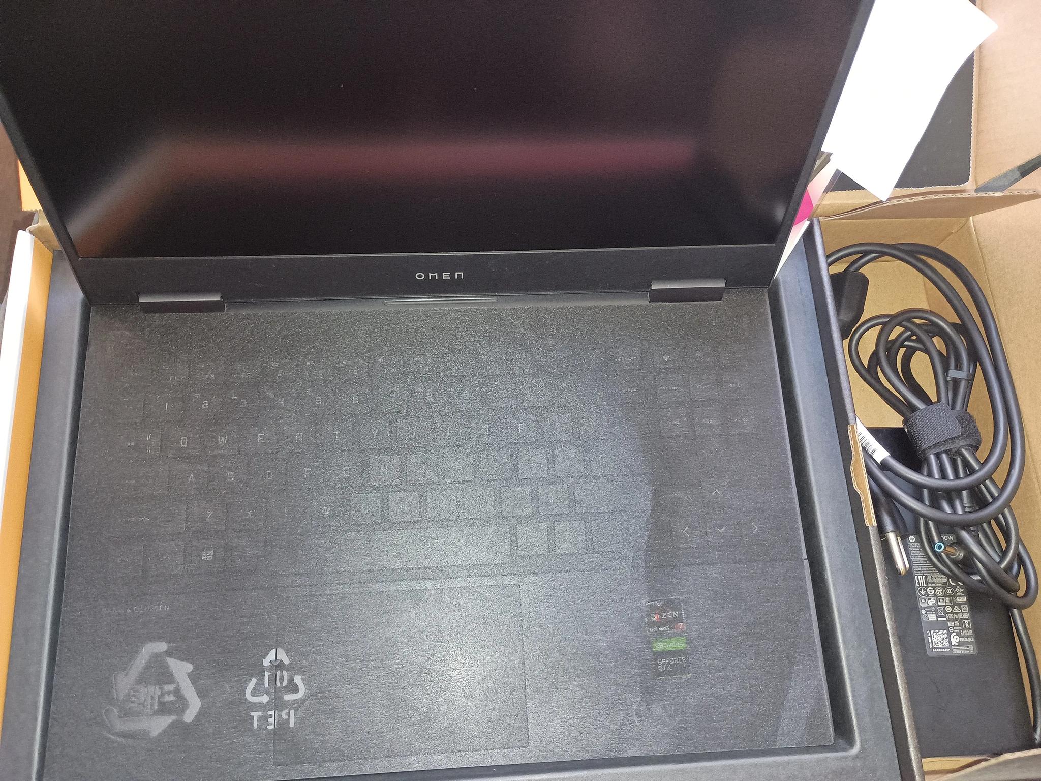 Omen 15 amd ryzen7 1660ti 512gb m.2 SSD 8gb ram