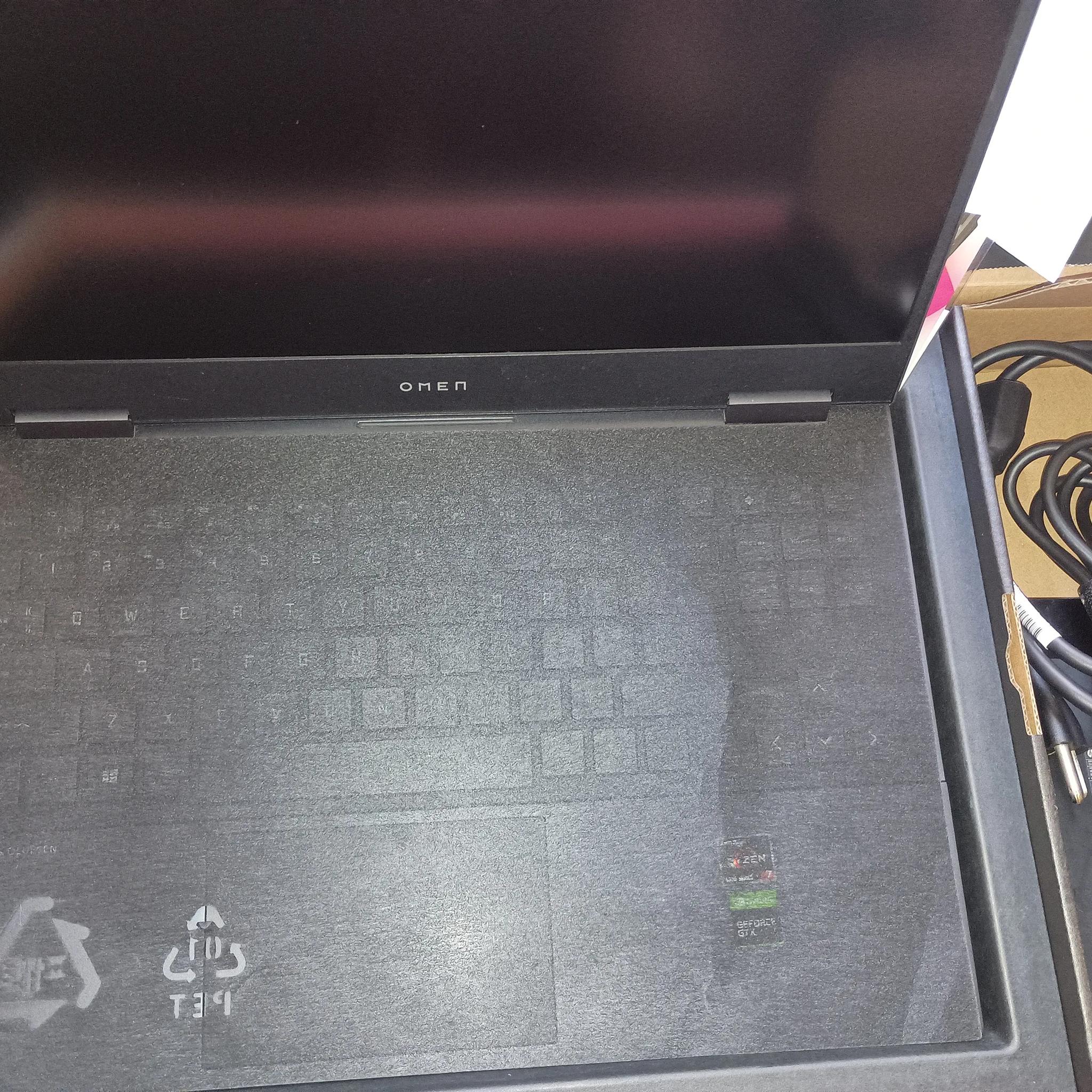 Omen 15 amd ryzen7 1660ti 512gb m.2 SSD 8gb ram