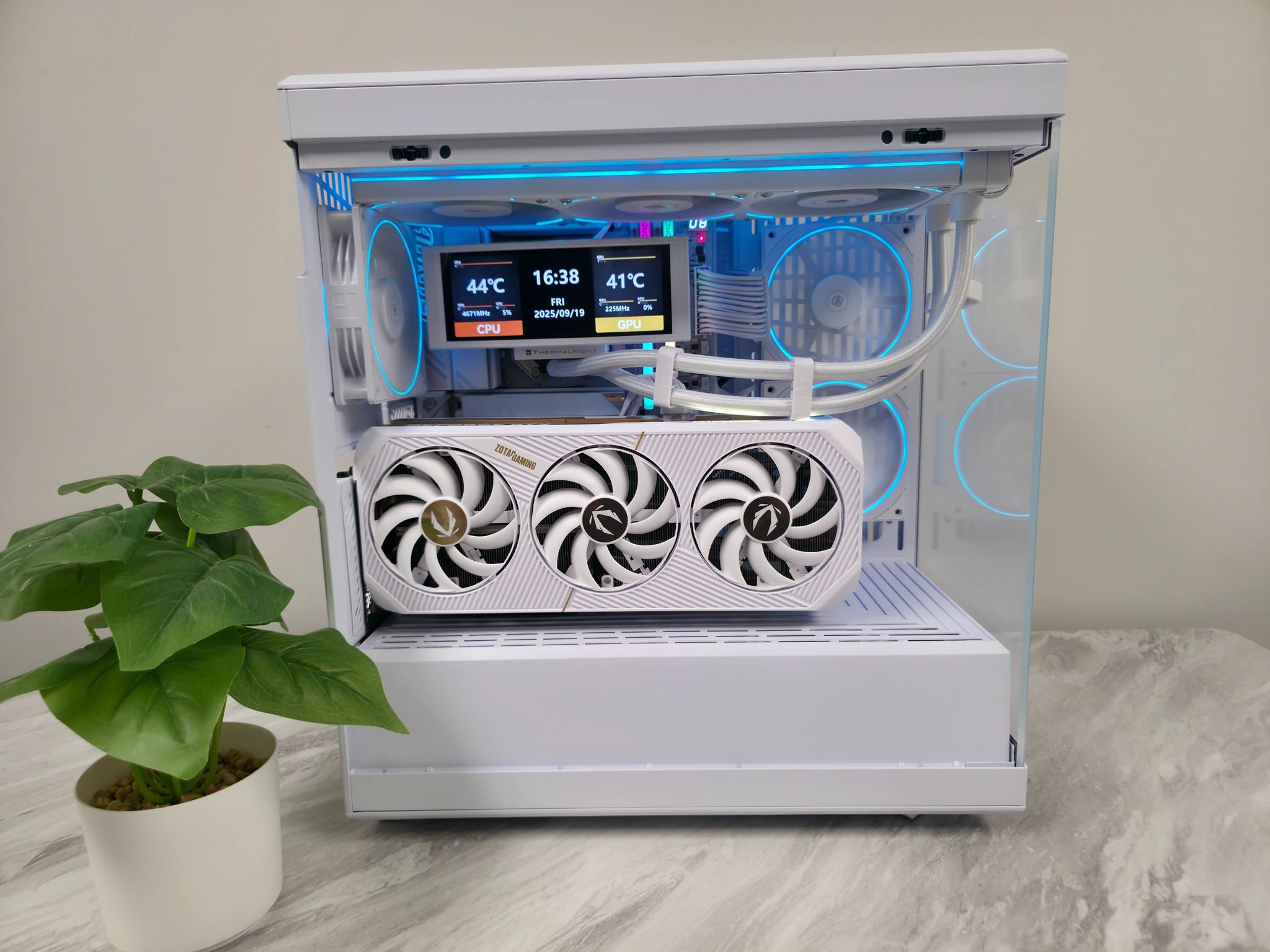4k High-End Ice White Gaming PC Computer (RTX 5080 16gb, 9800X3D, 32gb DDR5 6000 MTs cl30)