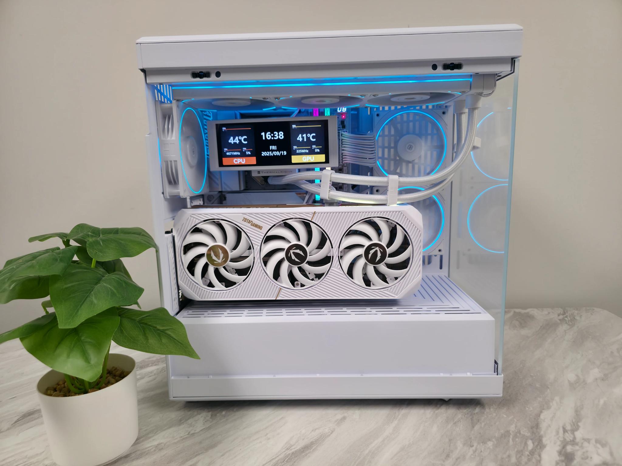 4k High-End Ice White Gaming PC Computer (RTX 5080 16gb, 9800X3D, 32gb DDR5 6000 MTs cl30)