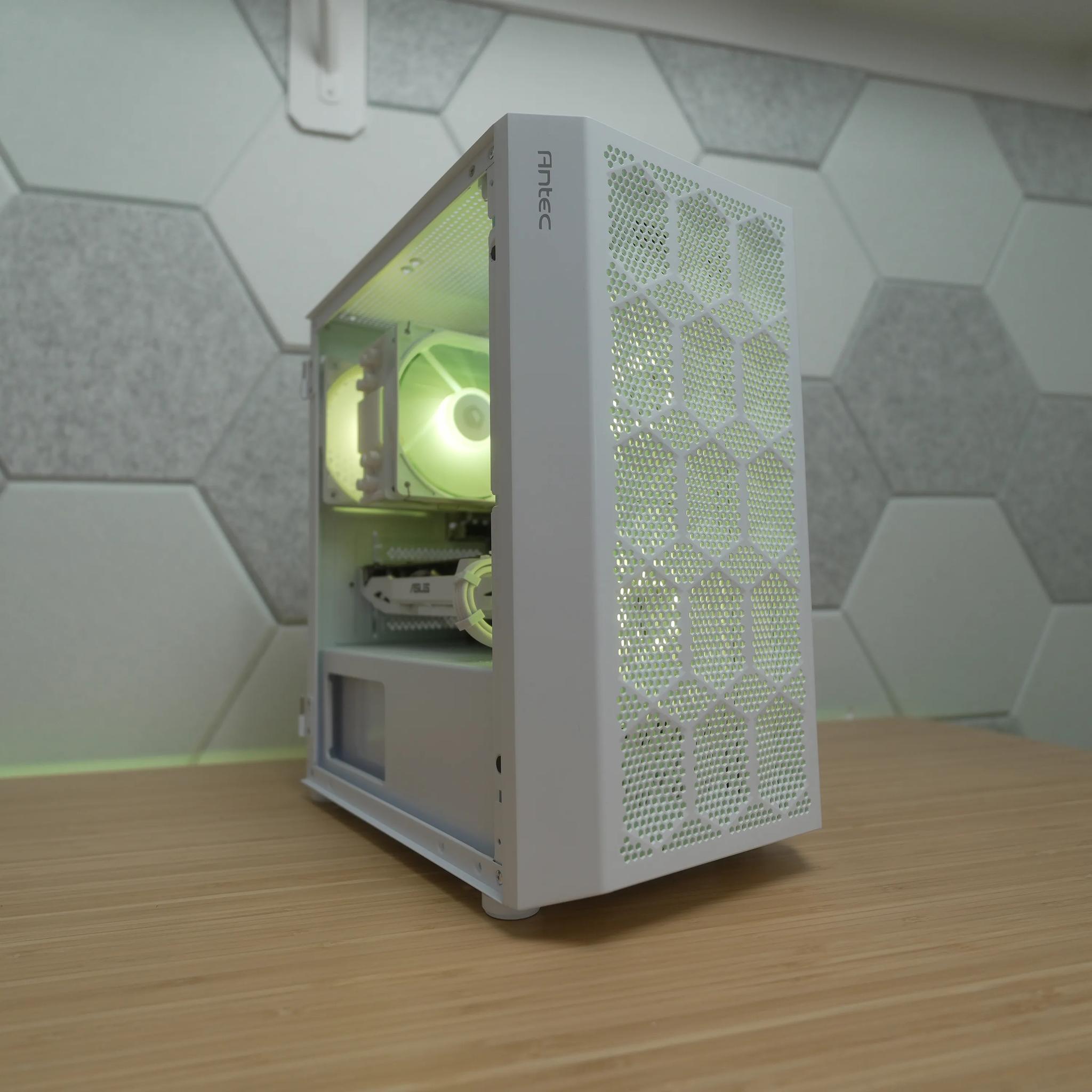 White Gaming PC (Ryzen 7 + Gtx 1070