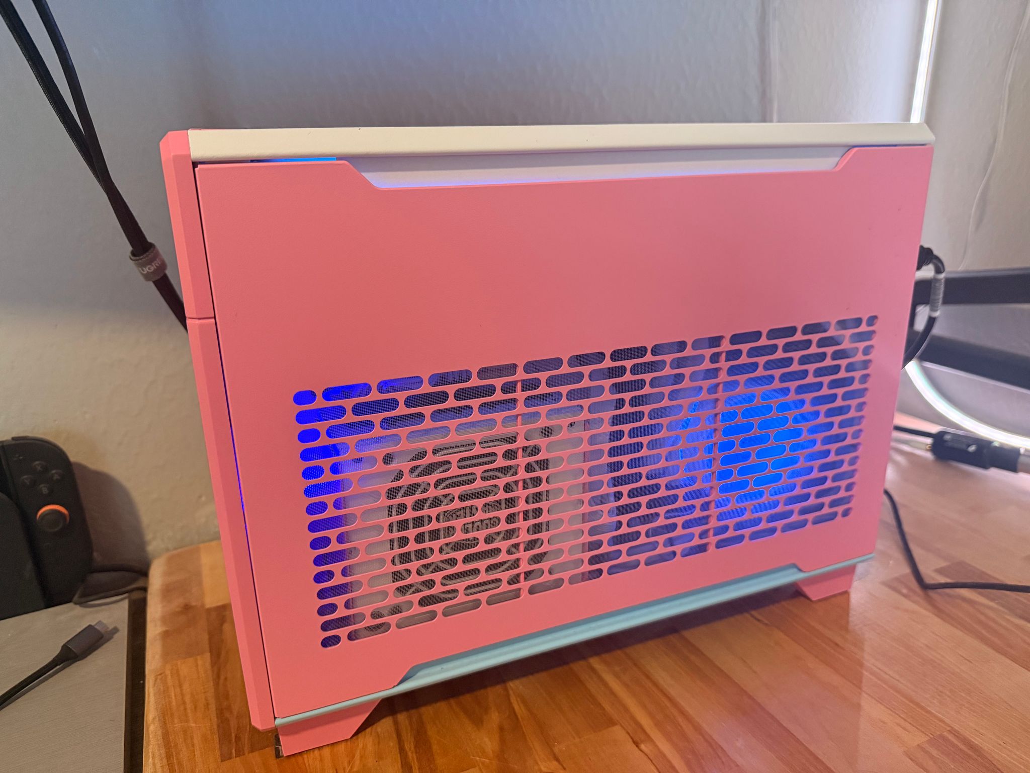 RYZEN 77600X Budget Gaming Beast Pink ITX iCUE AIO 280mm AIO icue-16GB cl30 6k RAM  DDR5 b850i AM5