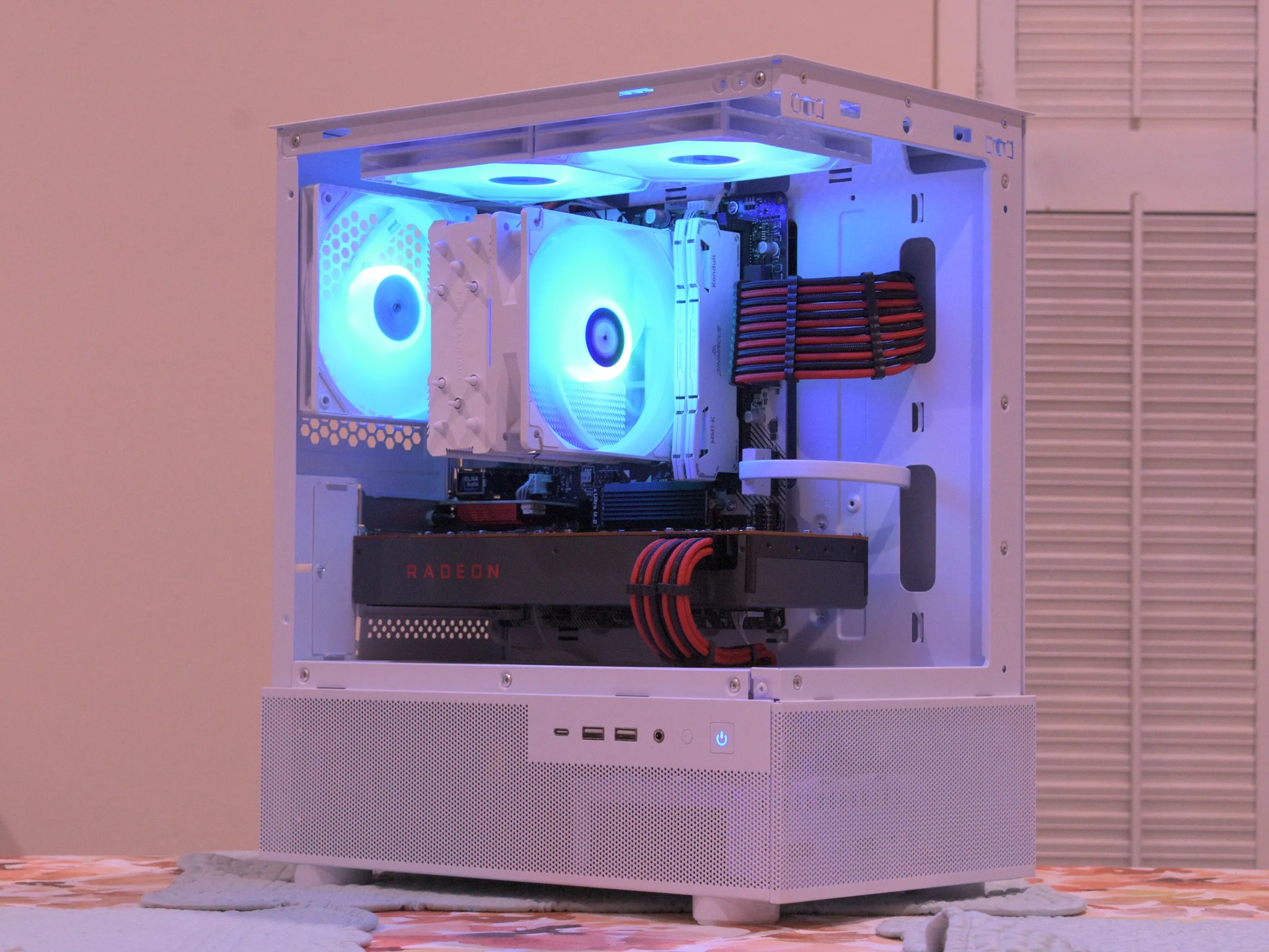 Gaming PC | Ryzen 5 3600 | AMD RX 5700 8GB | 16GB DDR4 | 1TB nVME SSD | 1080p White Gaming PC RGB