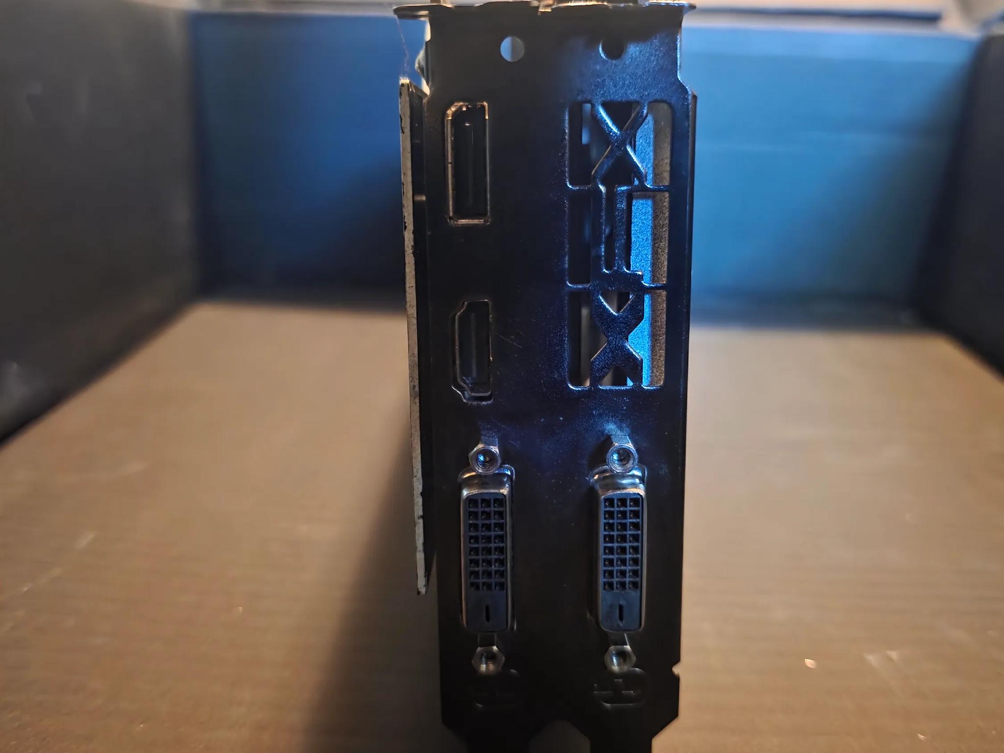 Radeon R9 390 8GB