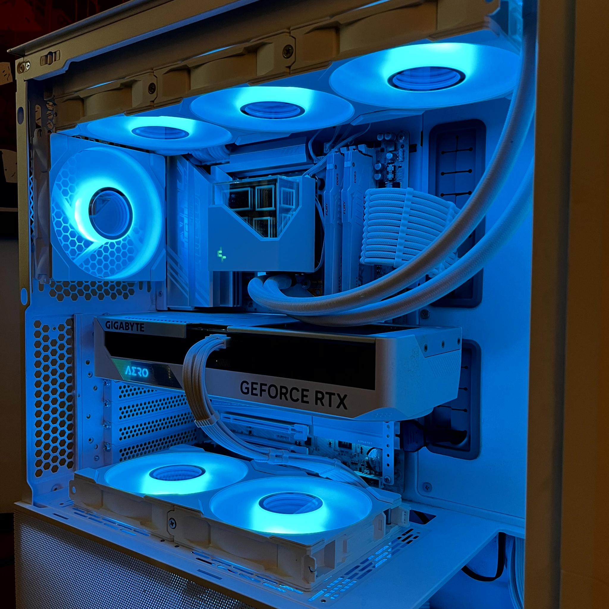 Arctic Wolf - Ryzen 7 7800X3d | Nvidia 4070 OC 12GB | 32GB @6000 MT/sec | 4TB NVME | 1000W Gold PSU