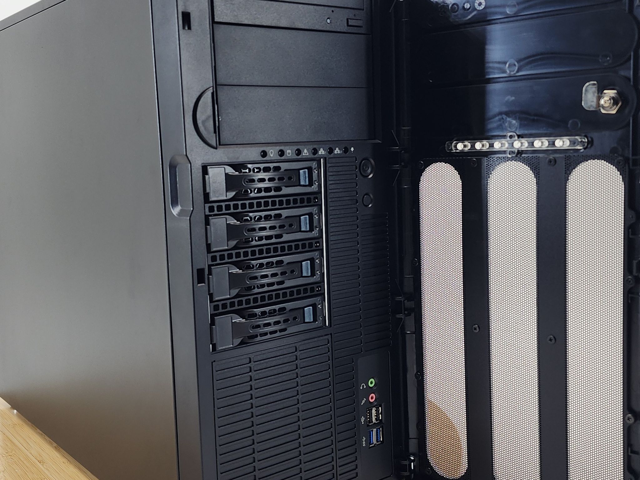 Gaming PC Xeon E3-1280 V6 16GB RAM 1TB SSD + 8TB HDD GT 710 1GB Win11 Computer