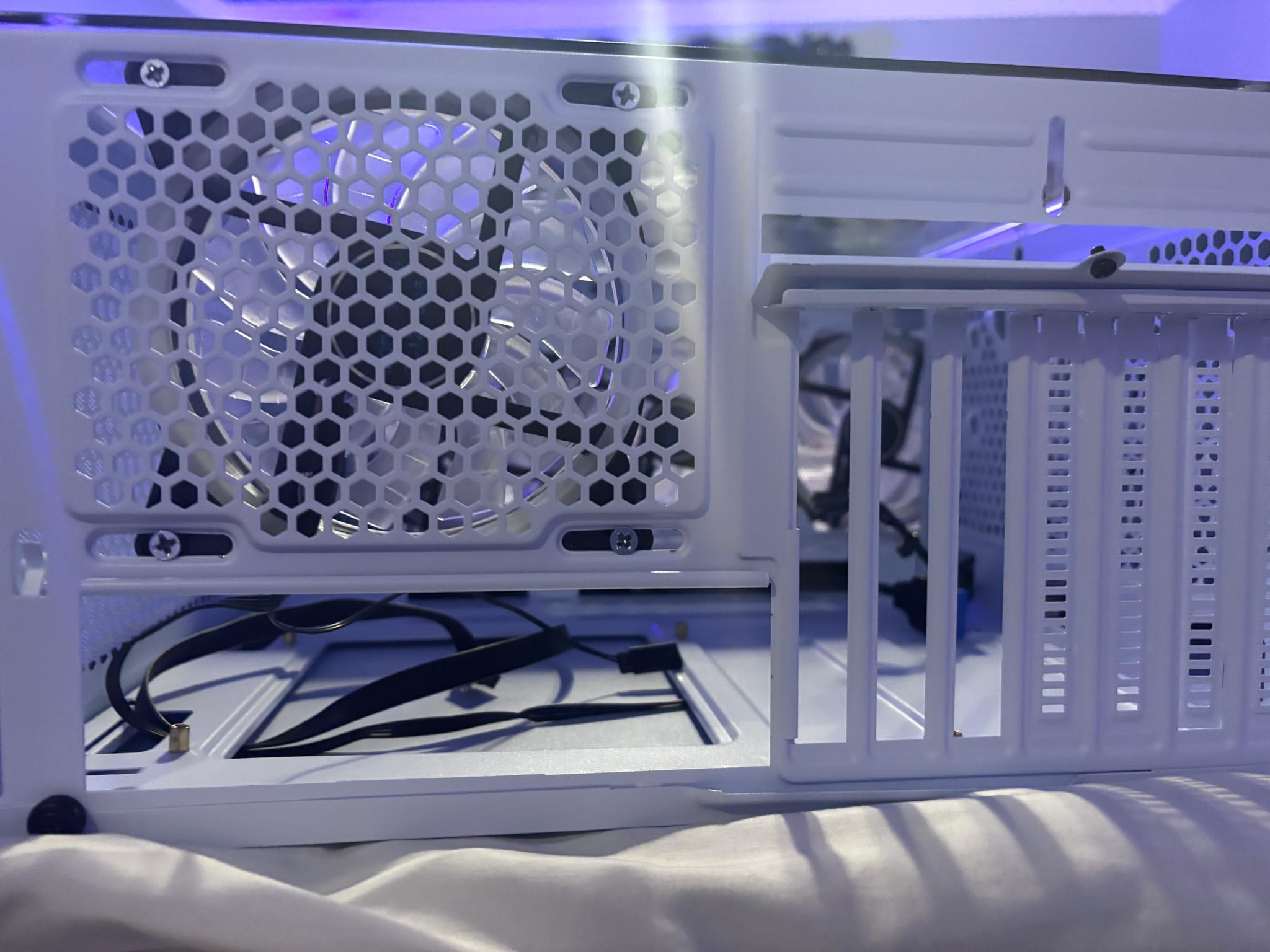 White ATX PC case ‼️NO FRONT PANEL SCREWS‼️