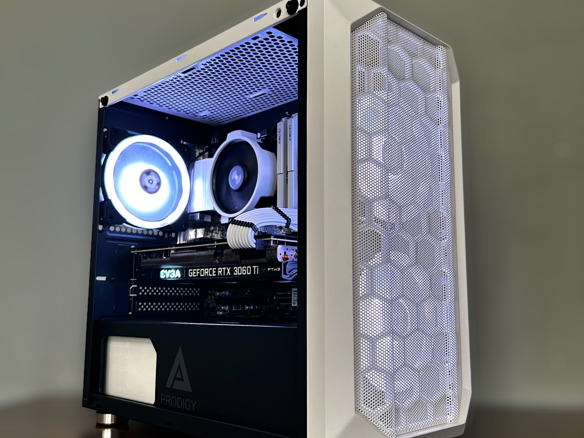 EVGA RTX 3060 Ti | Ryzen 5 5600 | 16GB Gloway 3200Mhz | 1TB NVME