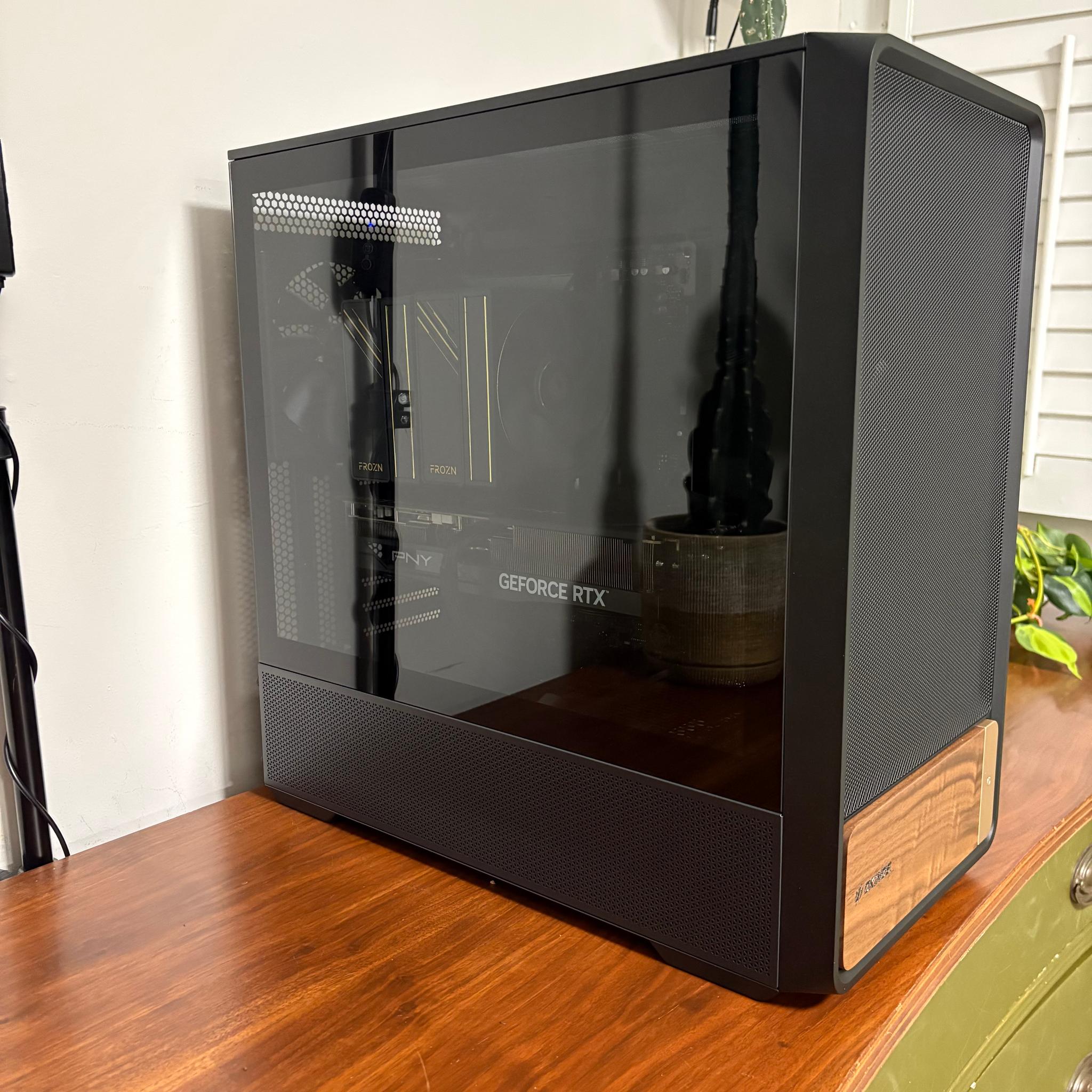 RTX 5070 Ti | Ryzen 5 7600X3D | 32GB DDR5 | 2TB NVMe | ATX 3.1 850W | Okionos Air Cross (ATX)
