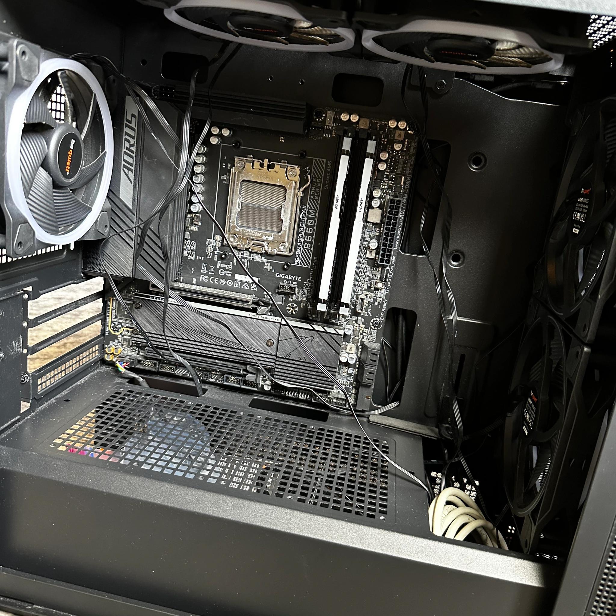 Deepcool CH370 Micro-ATX case, Gigabyte B650M Wifi motherboard, DDR5 RGB 5600, Be Quiet Light Wings