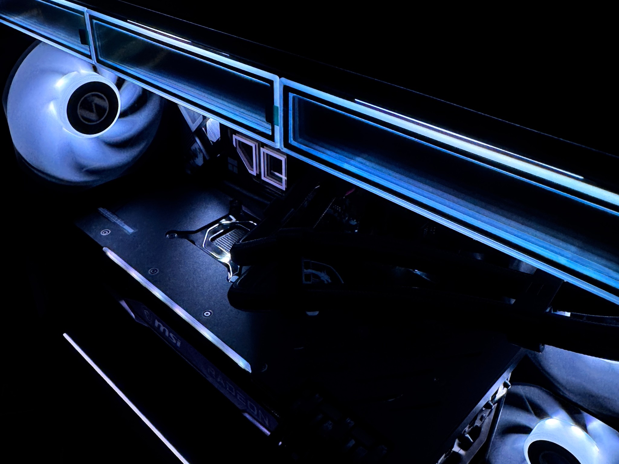 High-End 4K/1440/1080p Gaming PC – Ryzen 5 5600X3D | RX 6900 XT | 32GB DDR4 | Lian Li RGB Case!