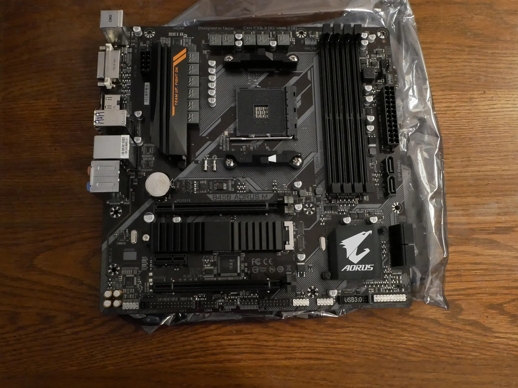 GIGABYTE B450 AORUS M AM4 Full set!