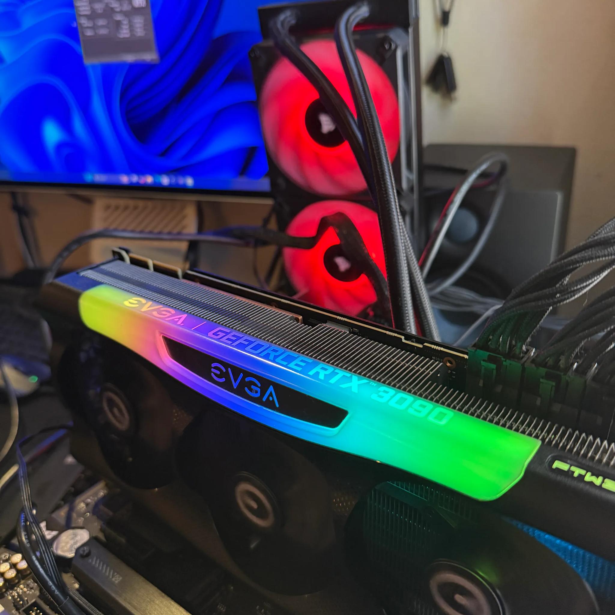E.V.G.A NVIDIA RTX 3090 FTW3 24GB DDR6X RUNS LIKE A DREAM