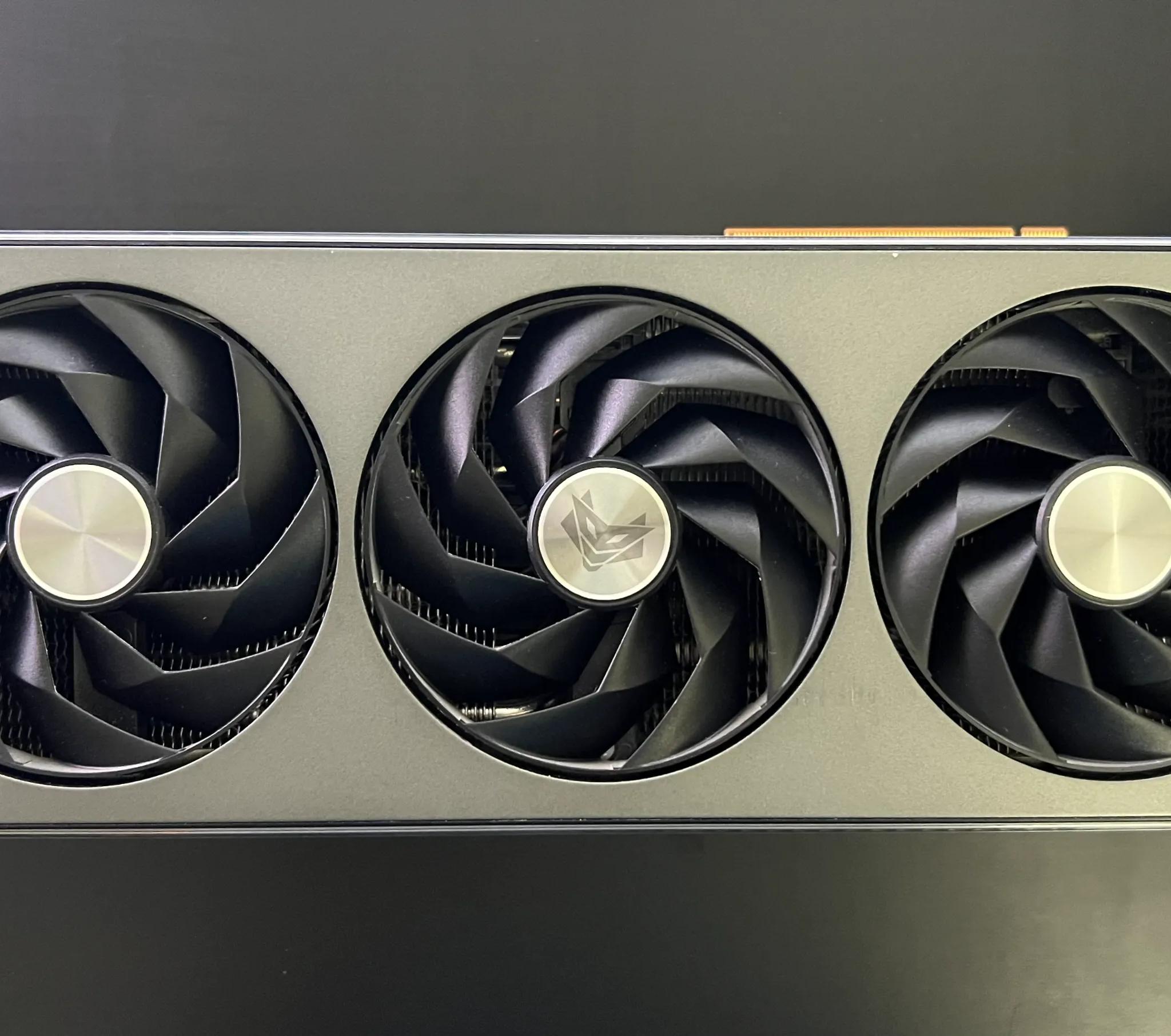 AMD Radeon RX 7900 XTX: Sapphire Nitro+ 24GB Vapor -X Edition