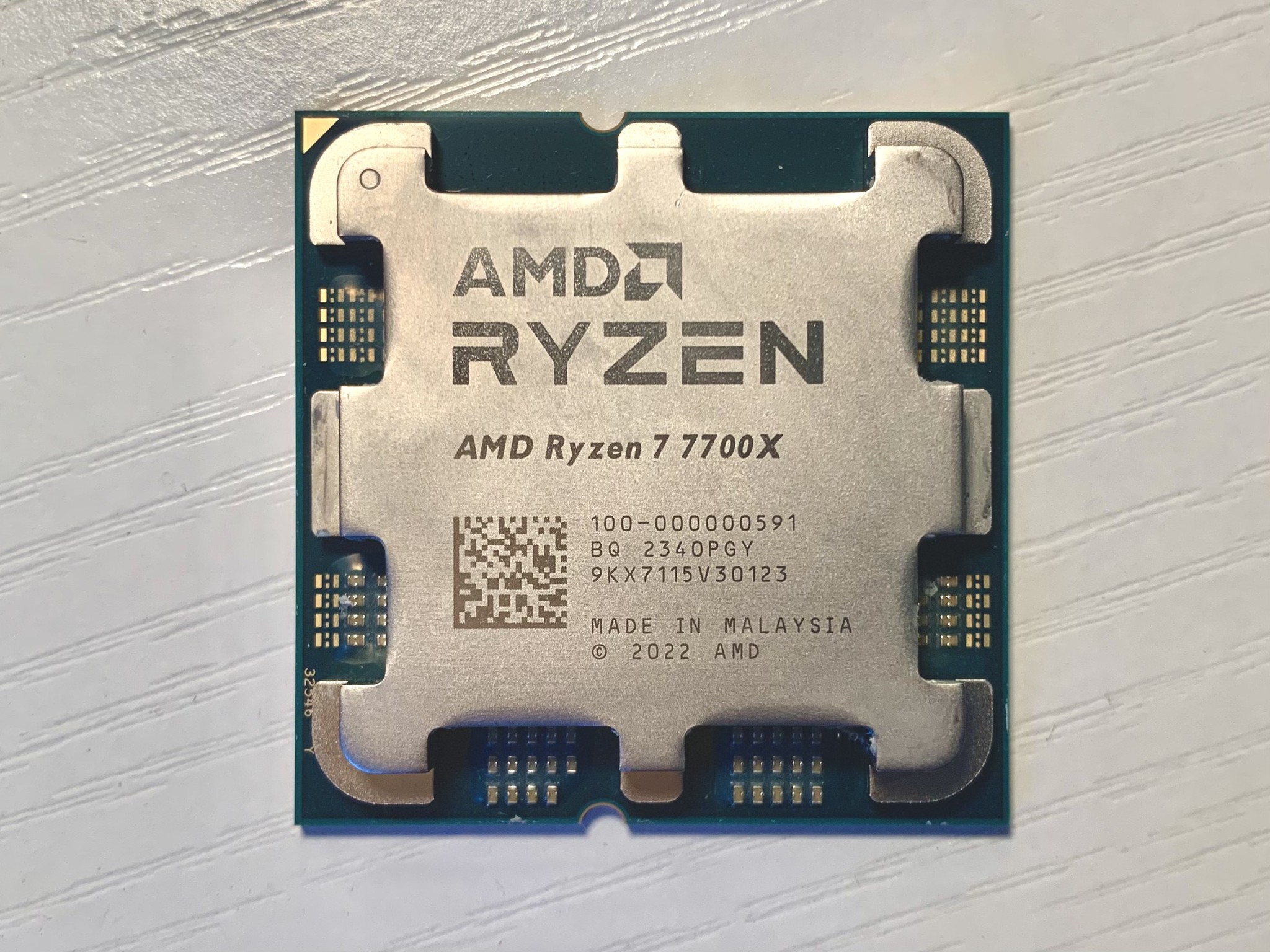 AMD Ryzen 7 7700X (8-core / 16-thread)