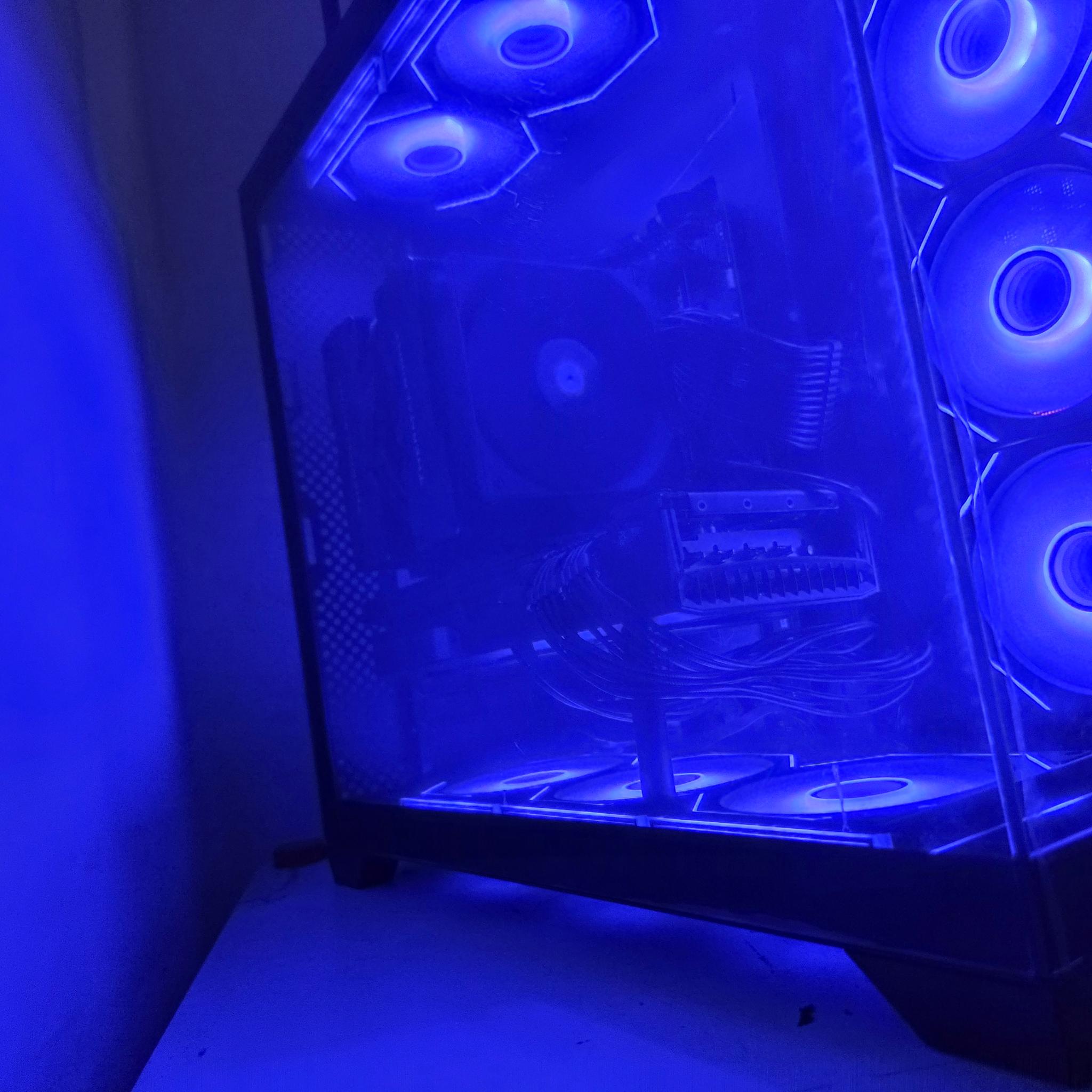 Radeon RX 7900 XTX Custom Gaming PC - Ryzen 7 9800X3D, 32GB RAM, 1TB NVMe SSD