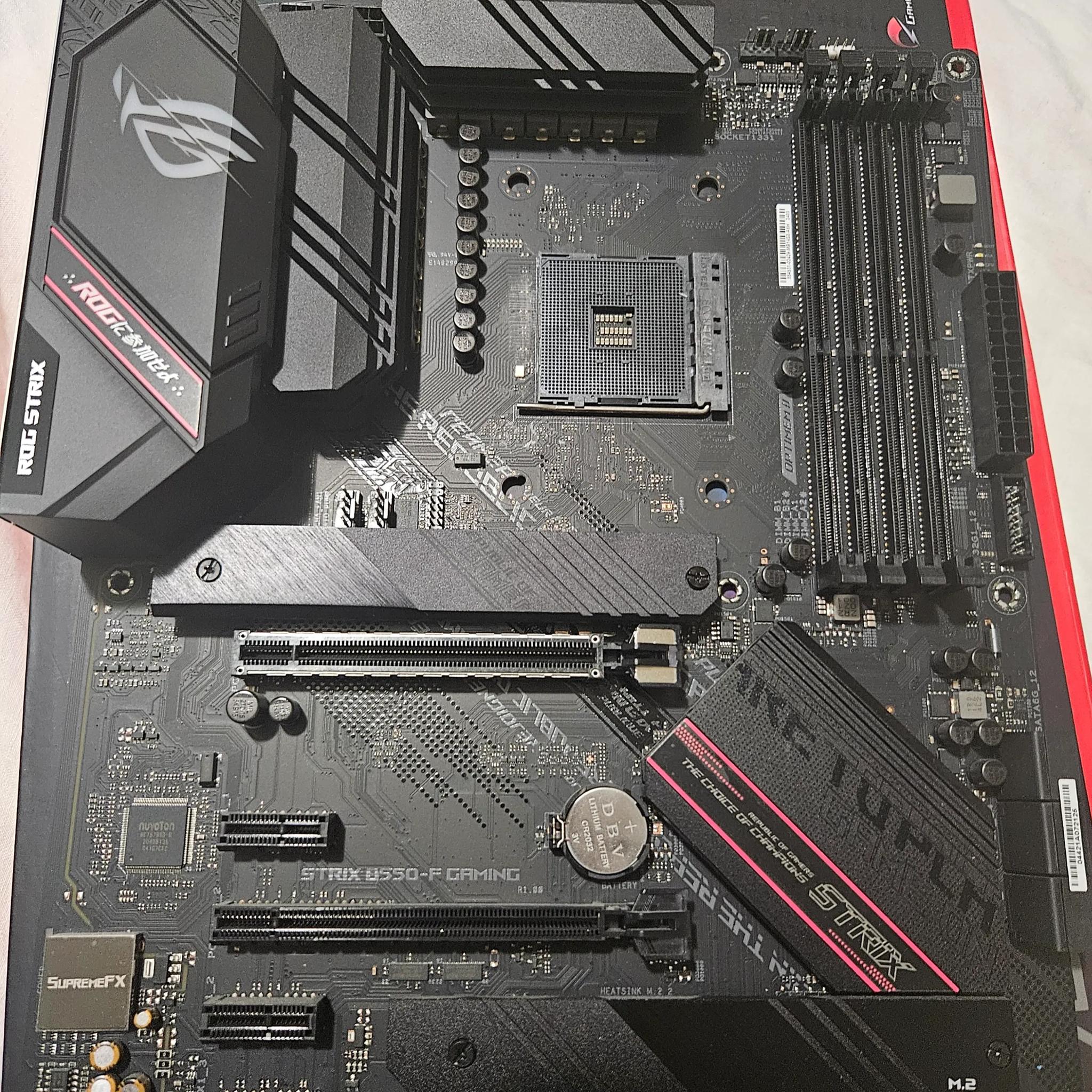 *PERFECT CONDITION* Asus B550-F Motherboard