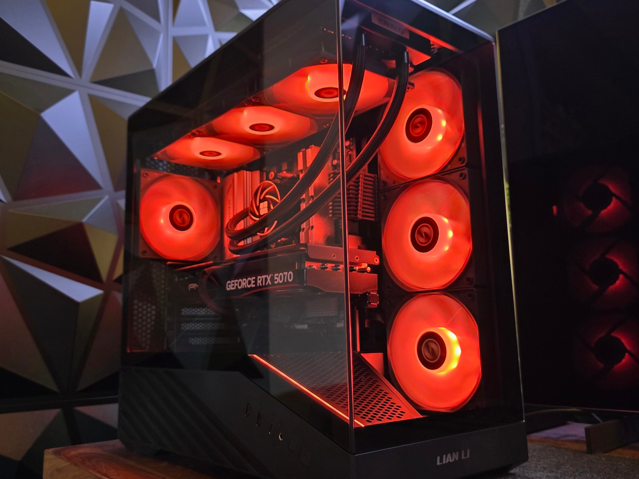 RTX 5070 + RYZEN 5 7600 DDR5 PC