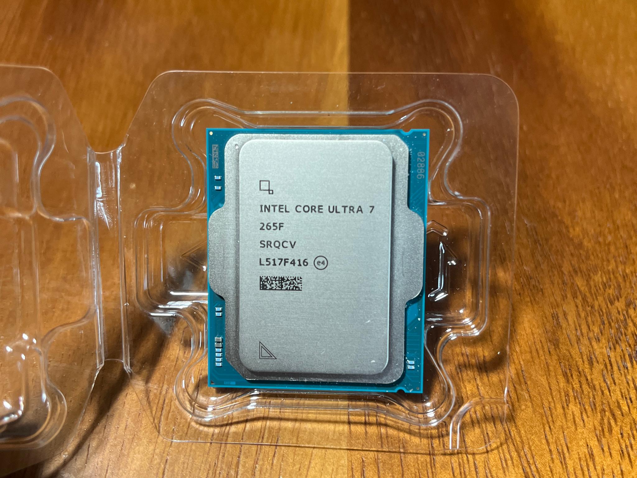 Intel Core Ultra 7 265F SRQCV