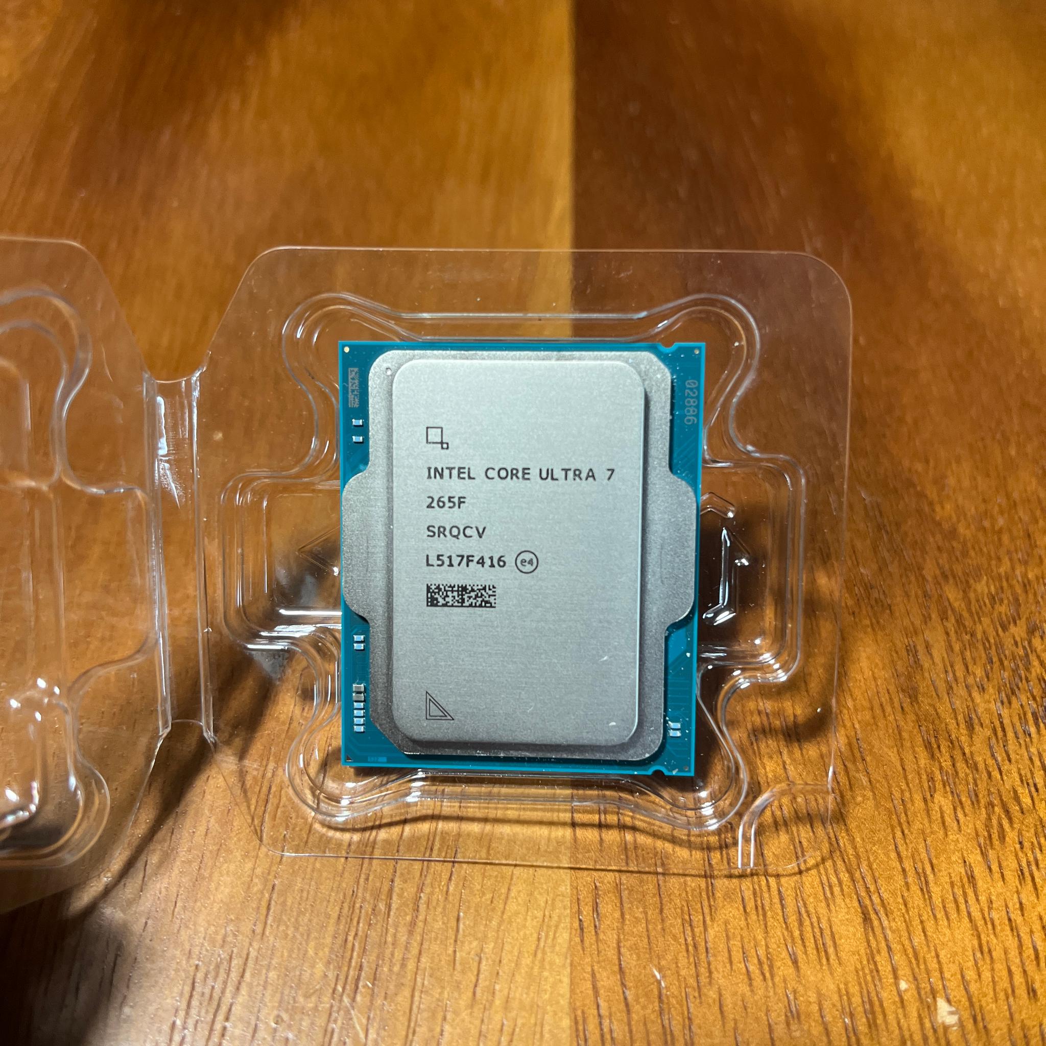 Intel Core Ultra 7 265F SRQCV